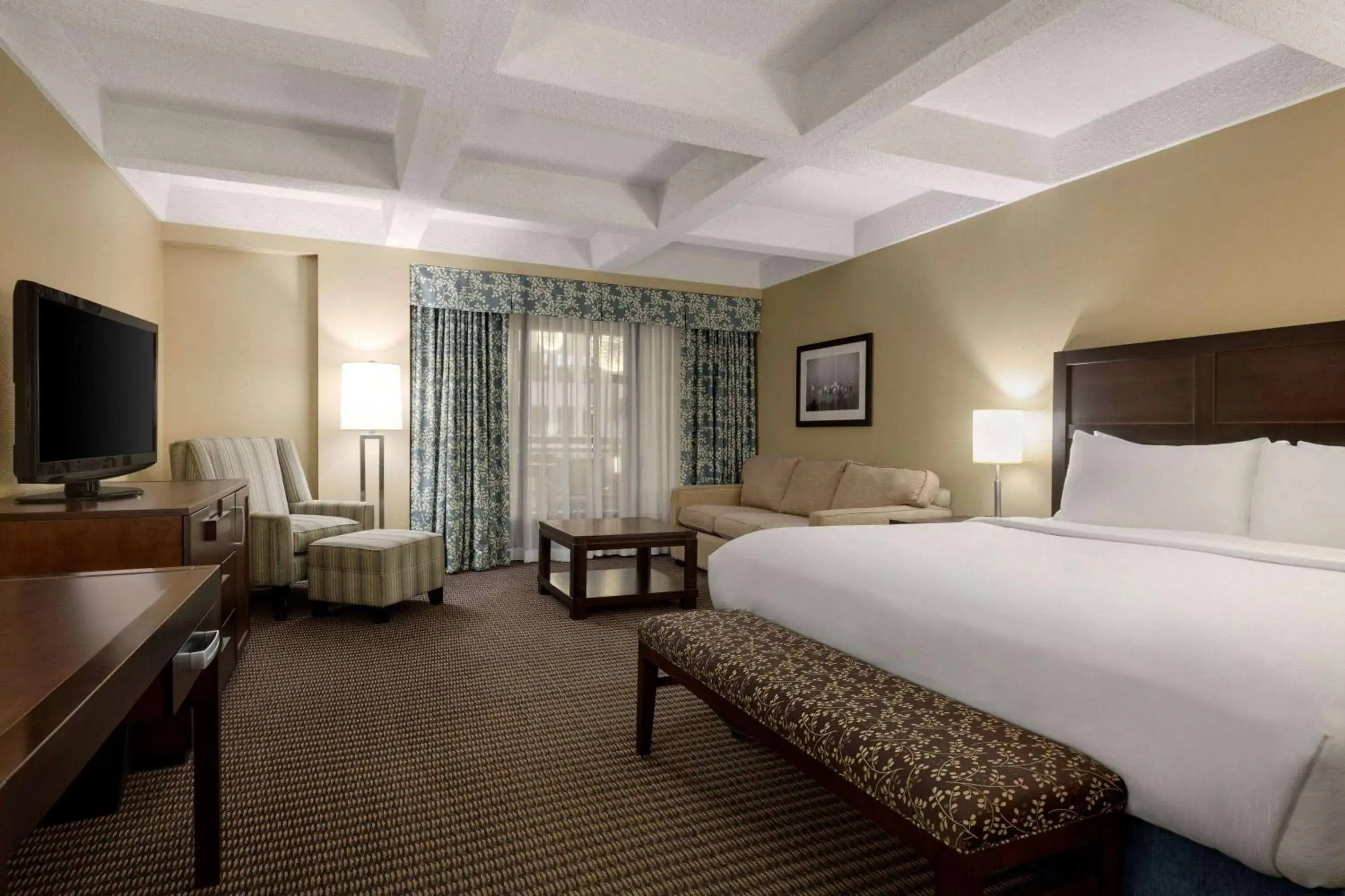 King Room - Non-Smoking in Wyndham Edmonton Hotel and Conference Centre King Room - Non-Smoking in Wyndham Edmonton Hotel and Conference Centre