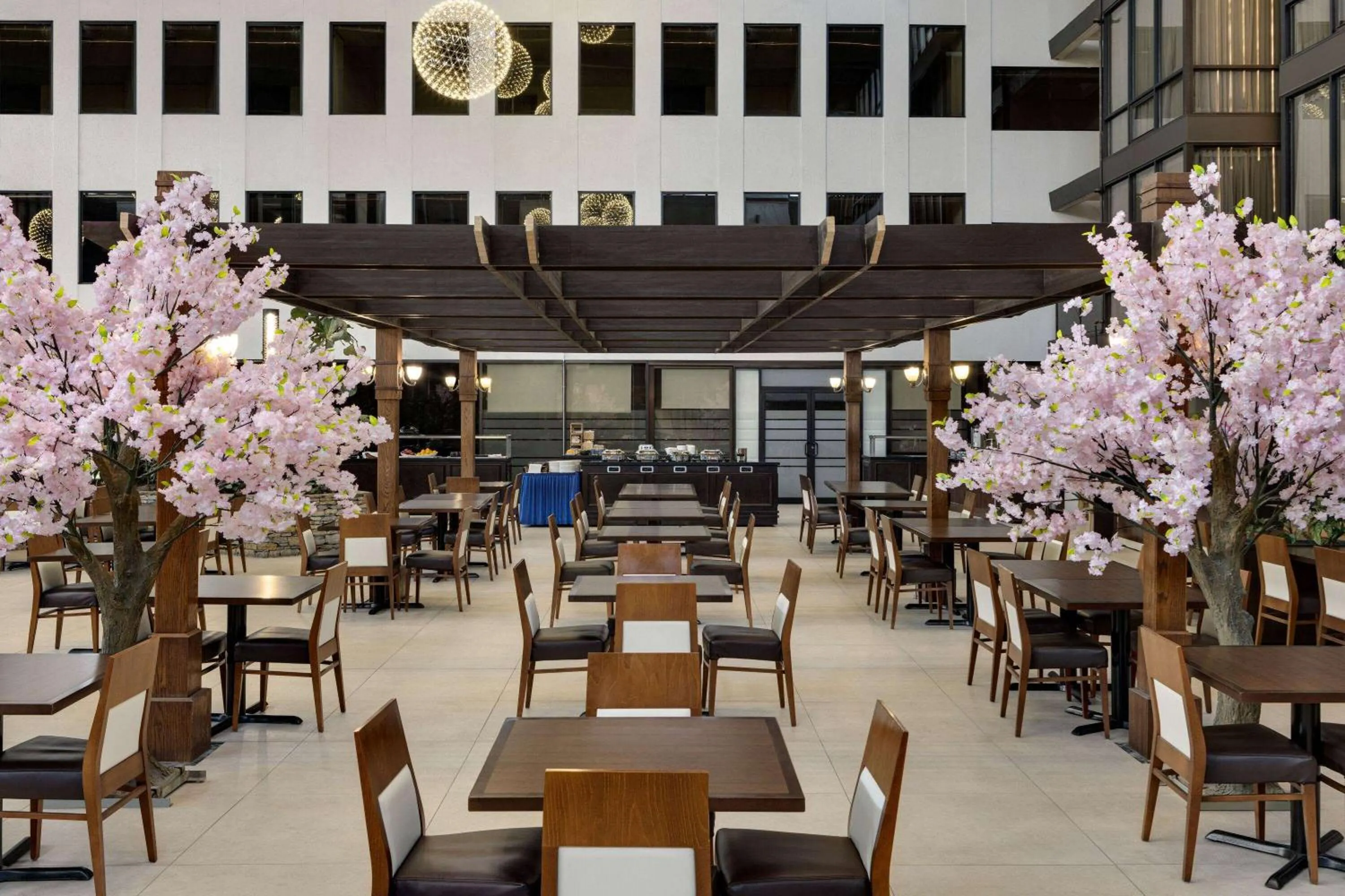 Restaurant/places to eat in Wyndham Edmonton Hotel and Conference Centre