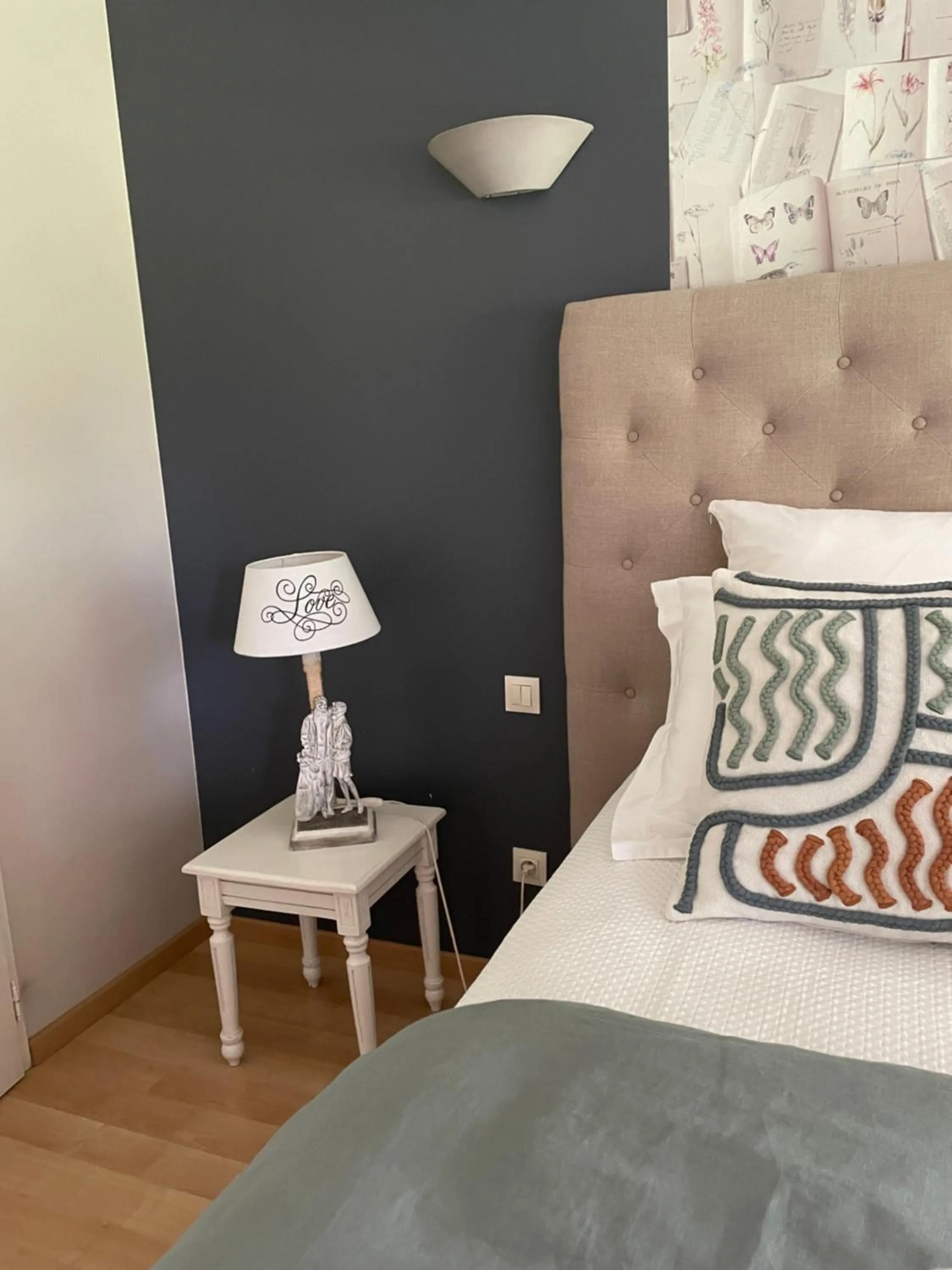 Bed in Le Maine N 5 - FLÉAC ANGOULEME - Suite Tilleul