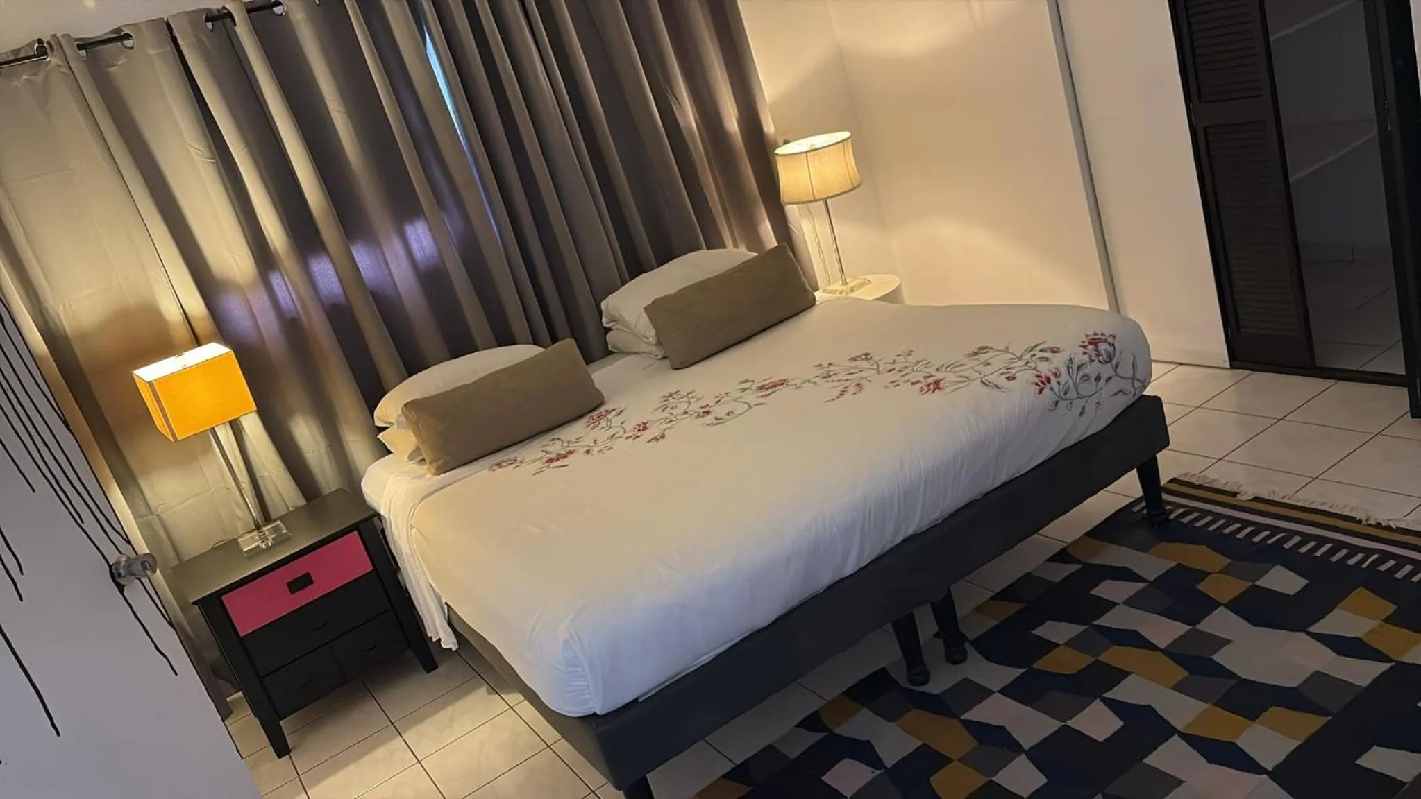 Bedroom, Bed in Thuishaven - boutique mini-resort