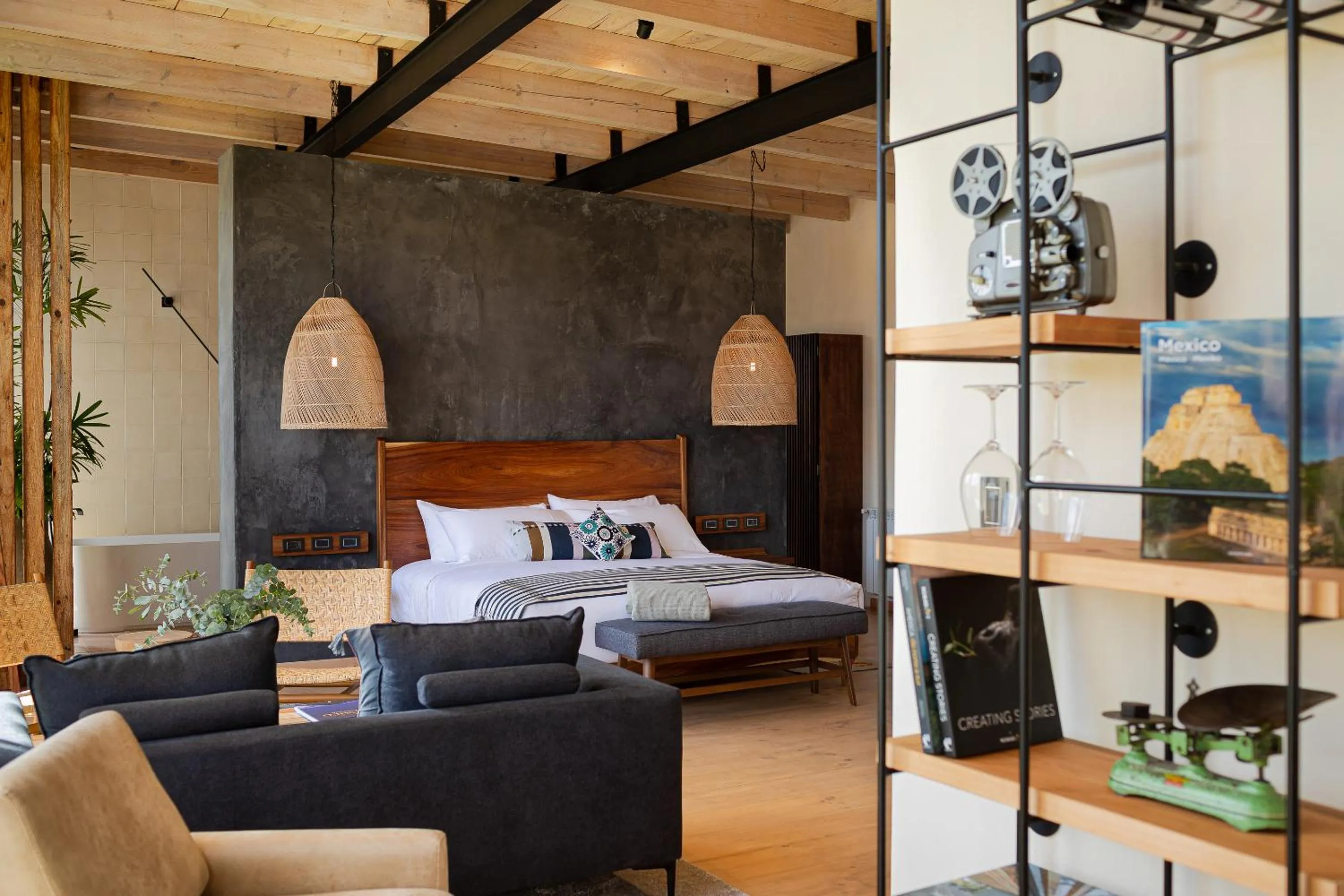 Photo of the whole room in Taller de Juan - Casa Hotel