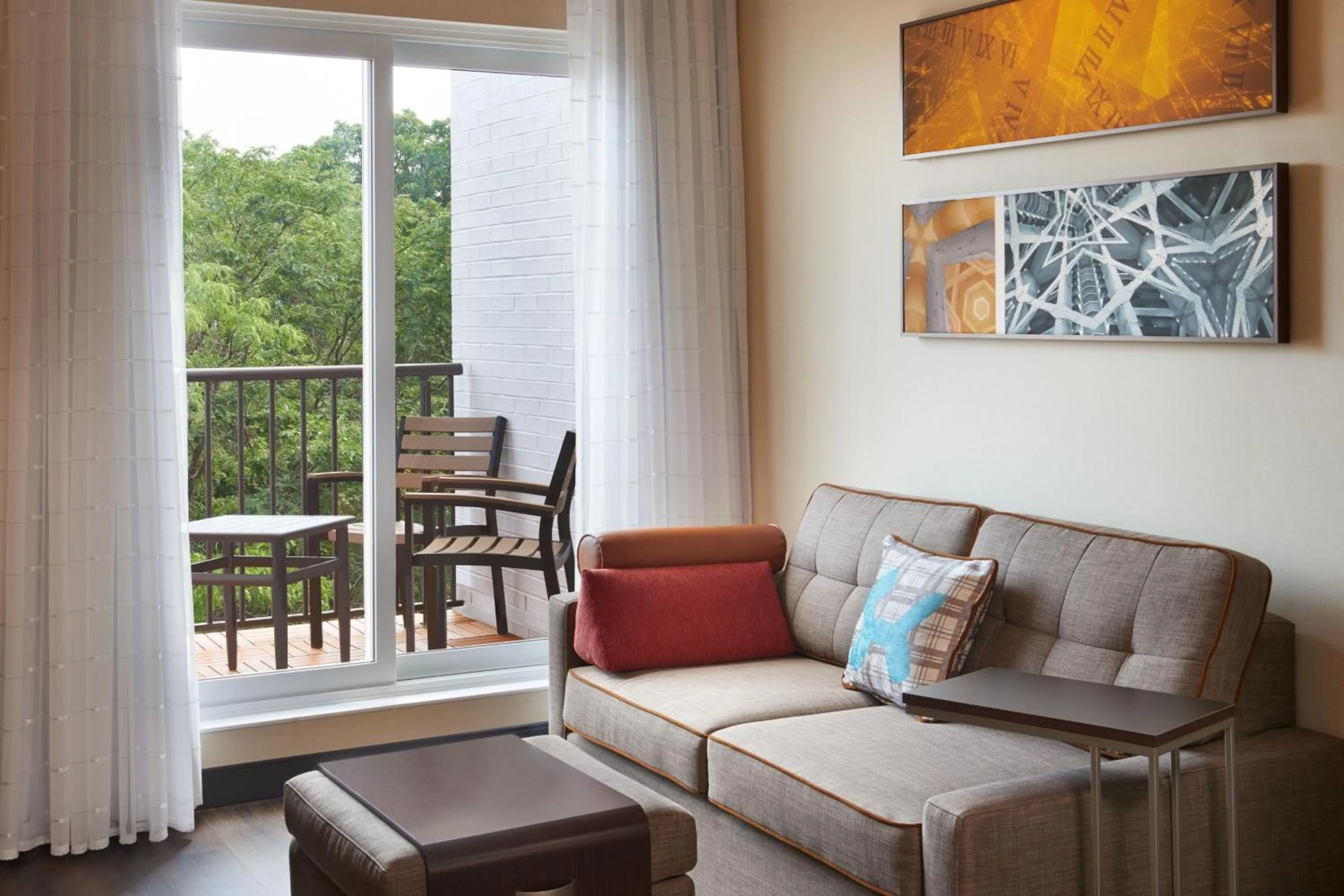 Living room in TownePlace Suites by Marriott Toronto Oakville