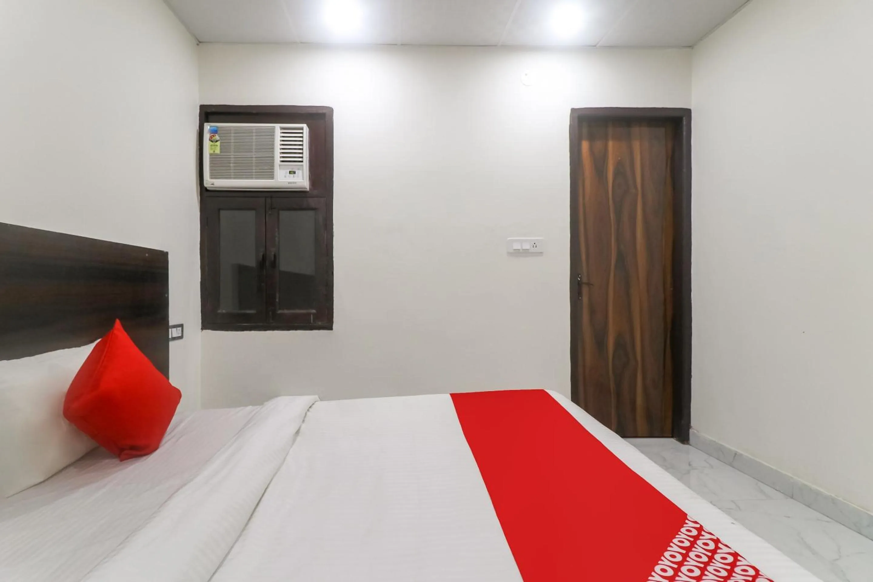 Bedroom, Bed in Hotel O The Galaxyy