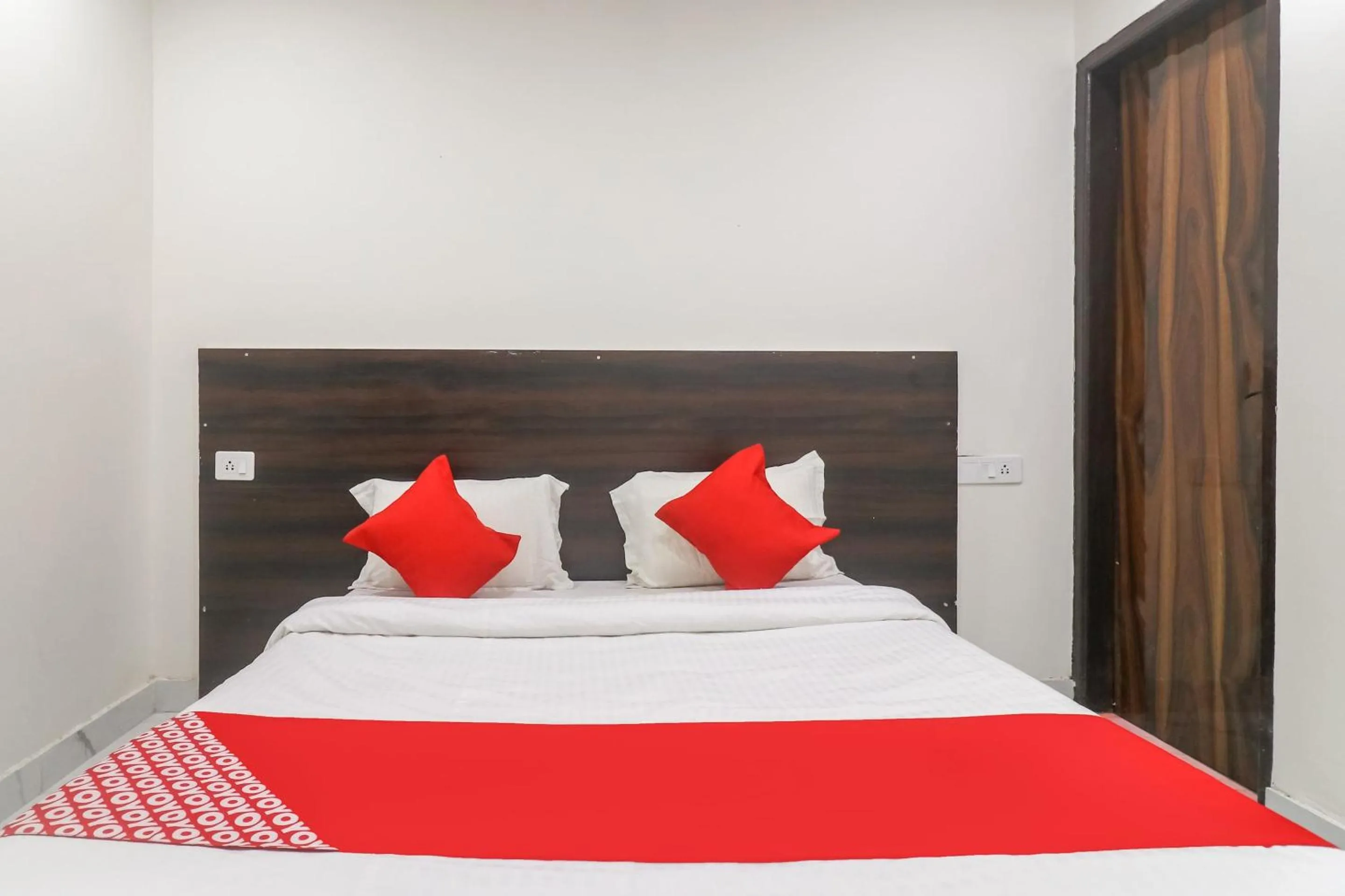 Bedroom, Bed in Hotel O The Galaxyy