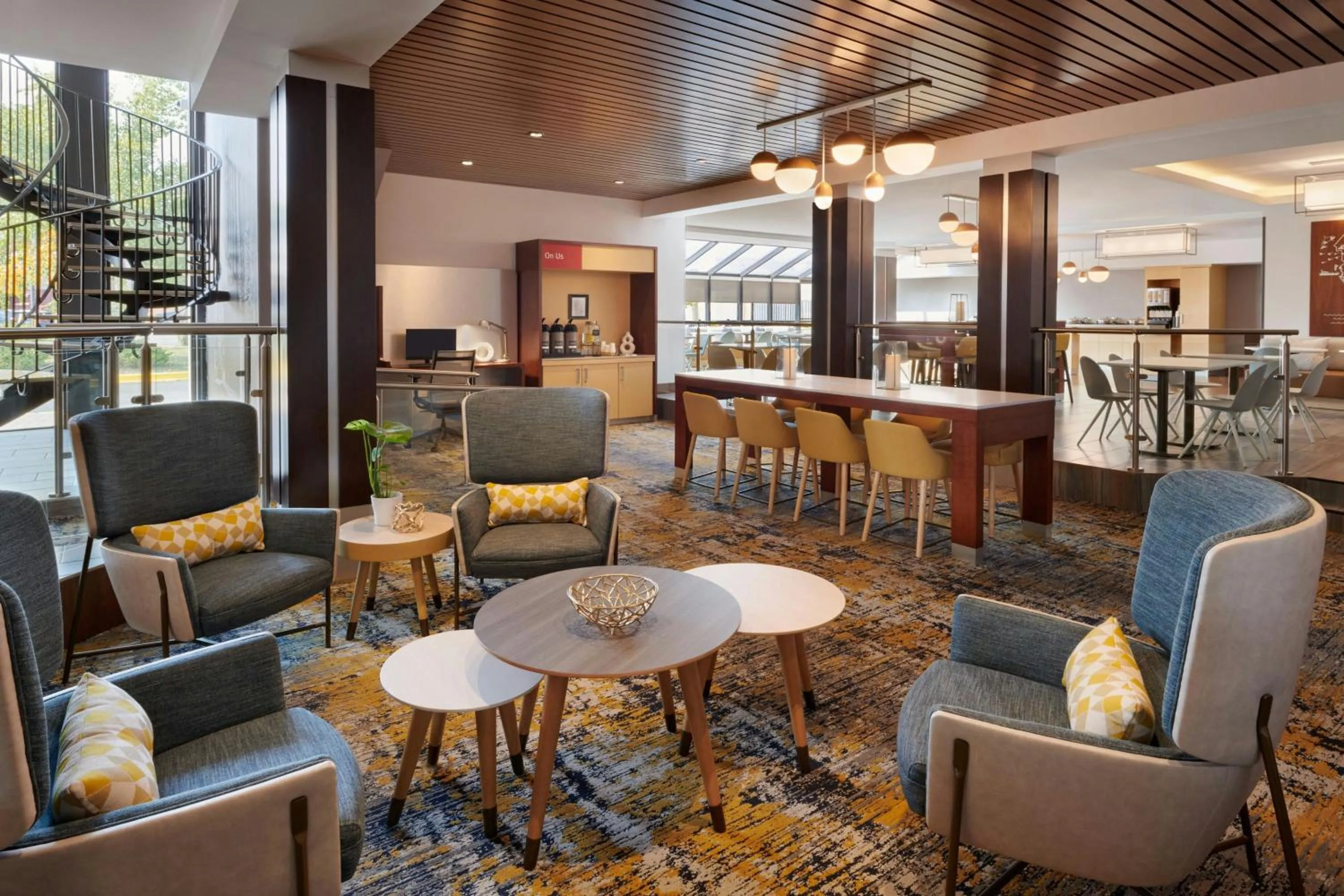 Lounge or bar in TownePlace Suites by Marriott London