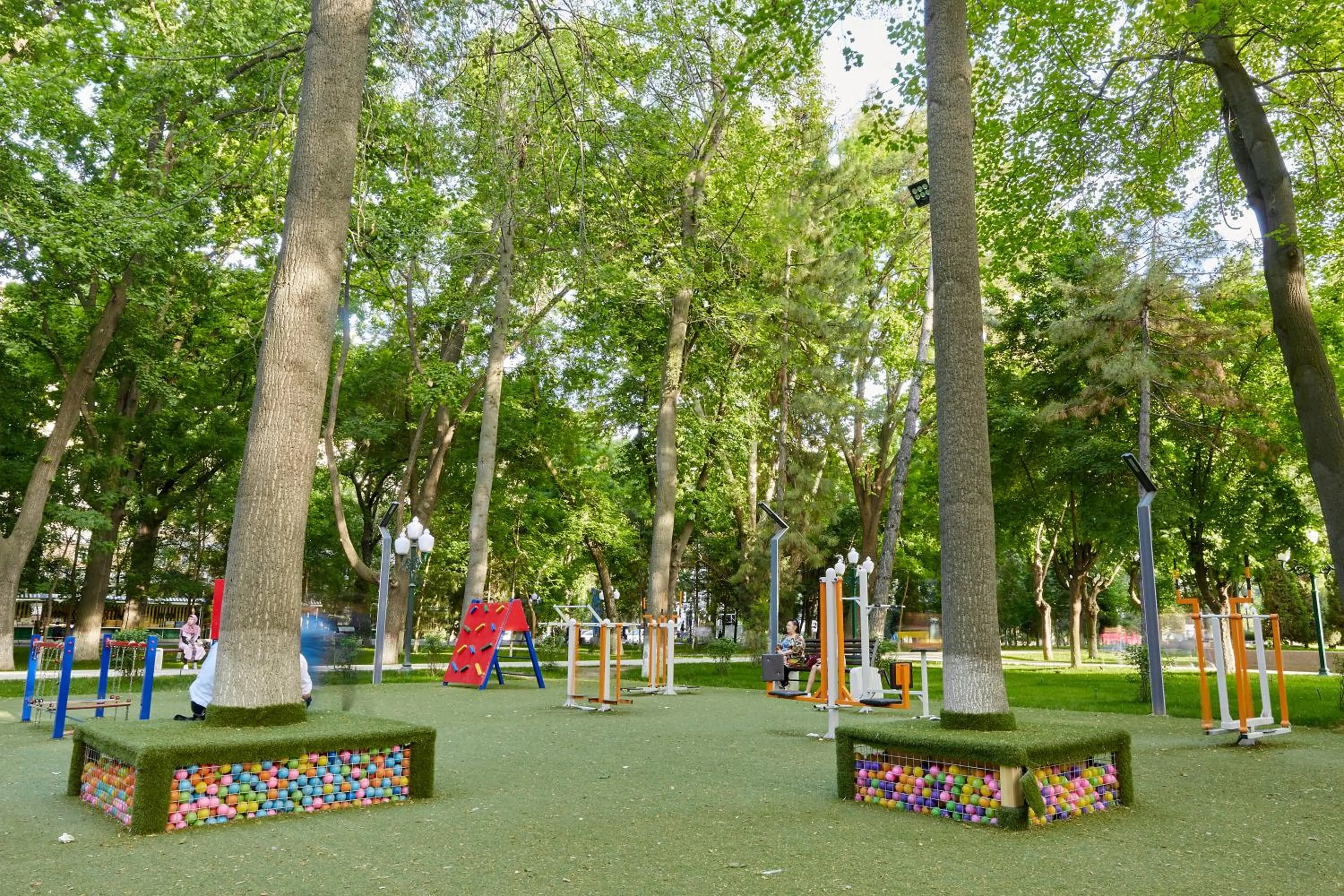 Garden in Central Palace Halal Hotel