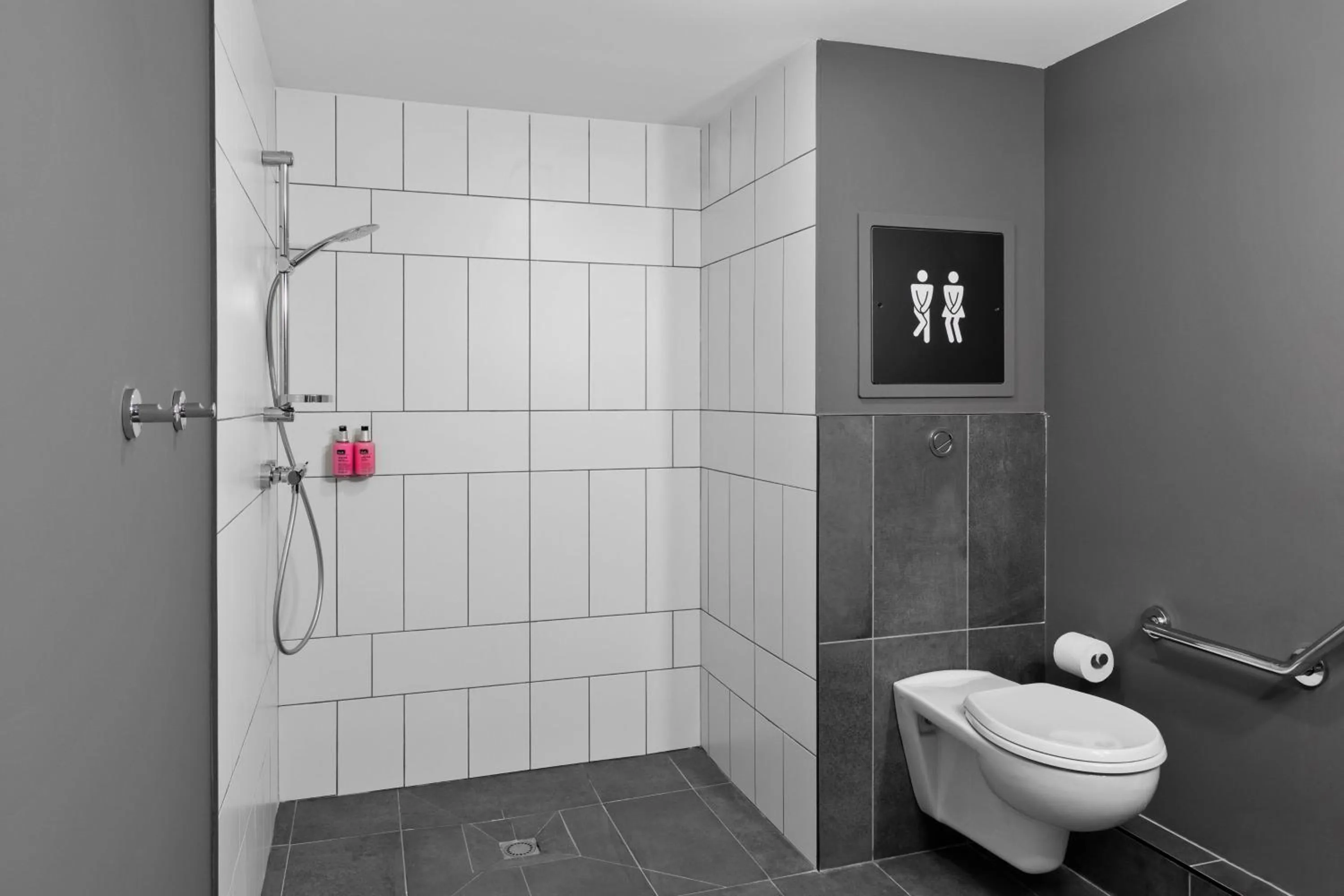 Bathroom in Moxy La Ciotat