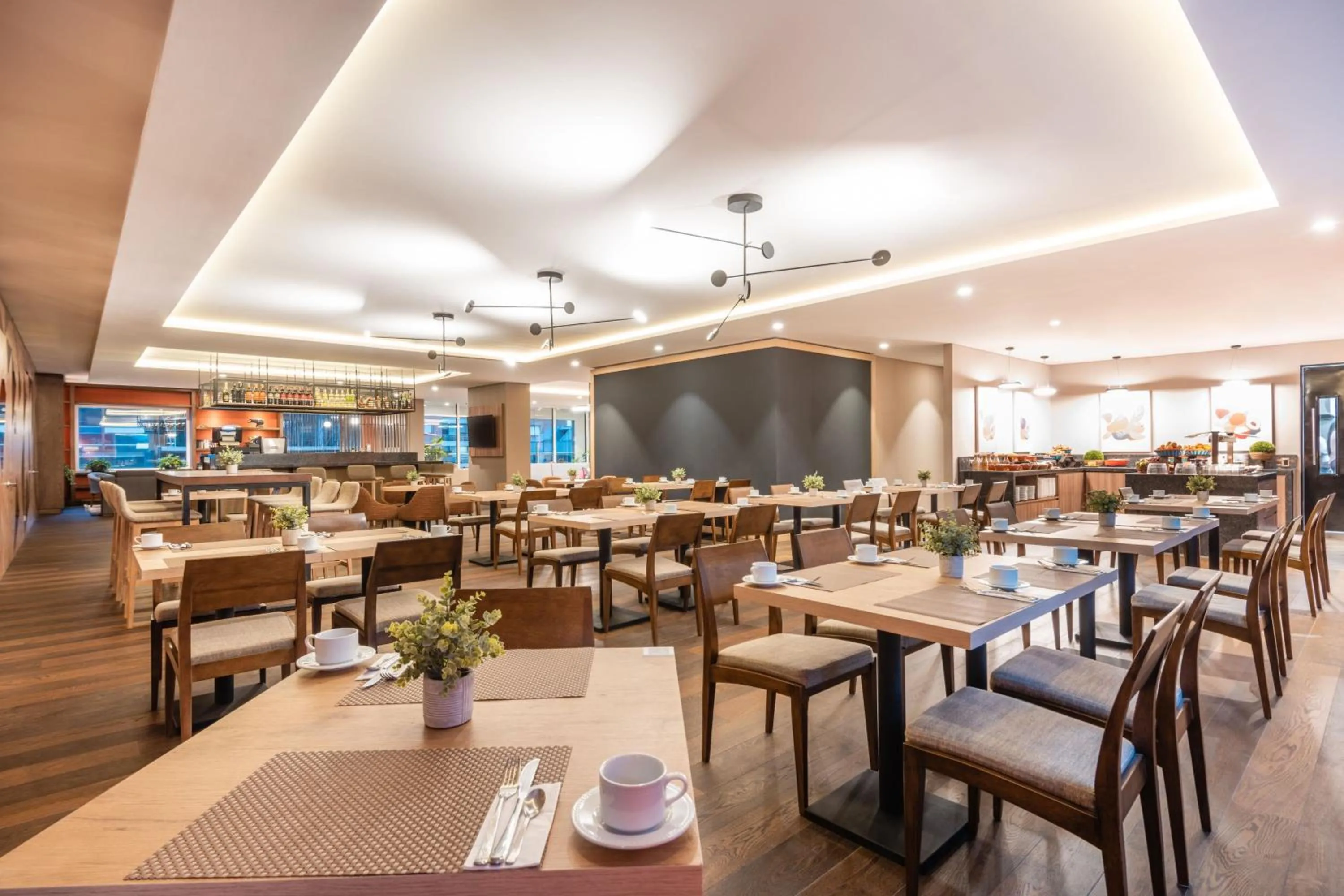 Restaurant/places to eat in Residence Inn by Marriott Bogota