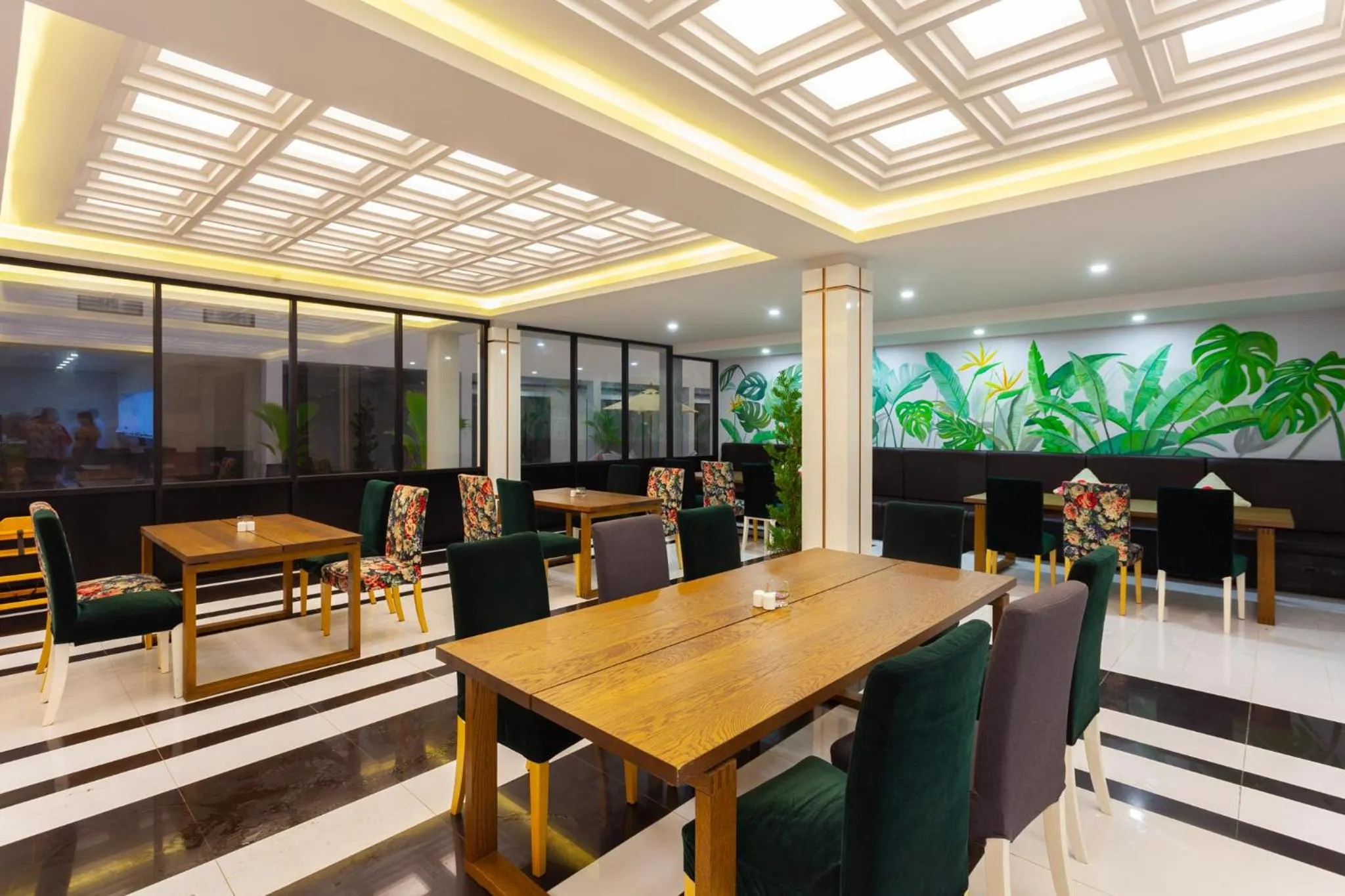 Restaurant/places to eat in Anona Beachfront Phuket Resort-SHA EXTRA PLUS