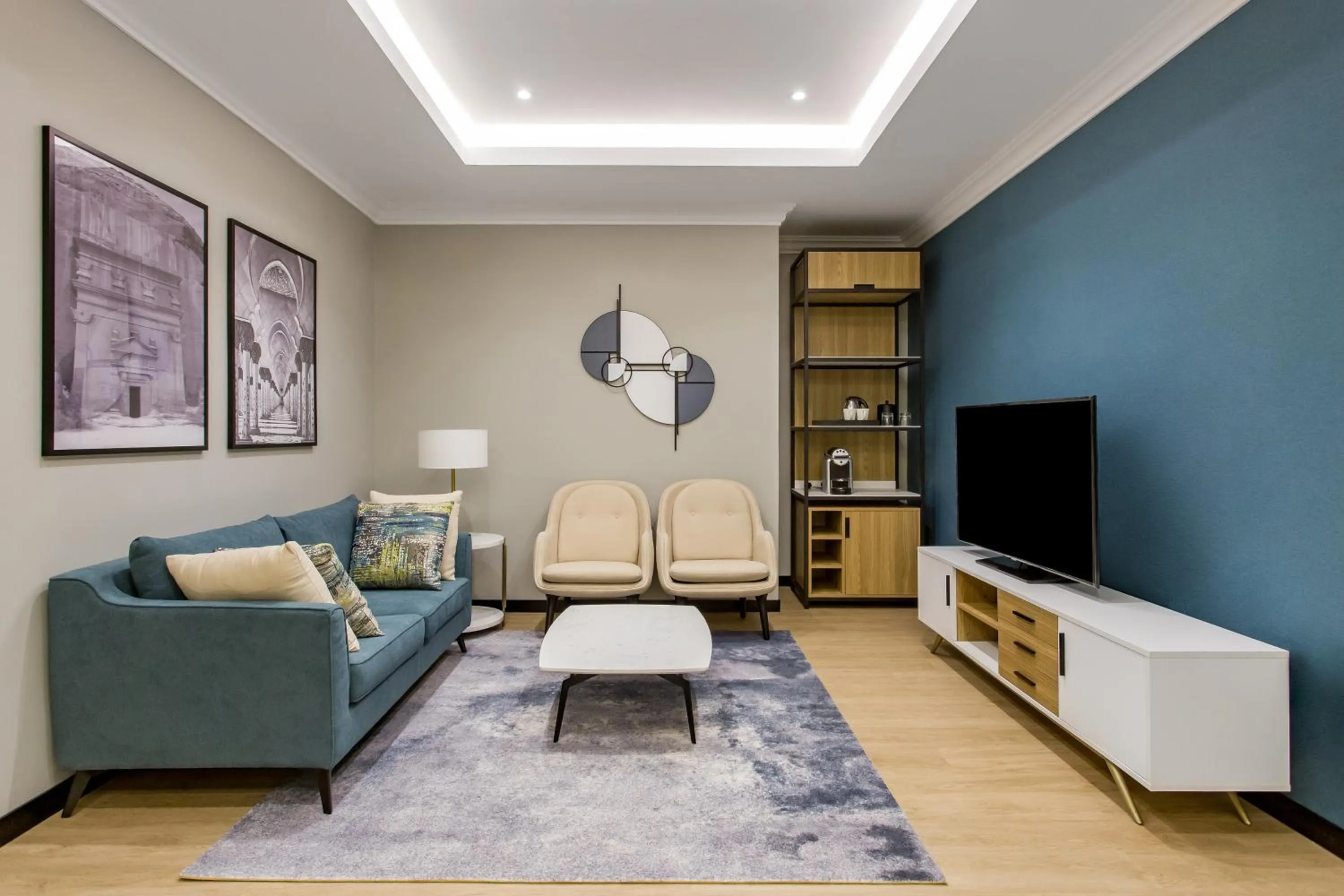 Living room in Radisson Hotel Riyadh Airport