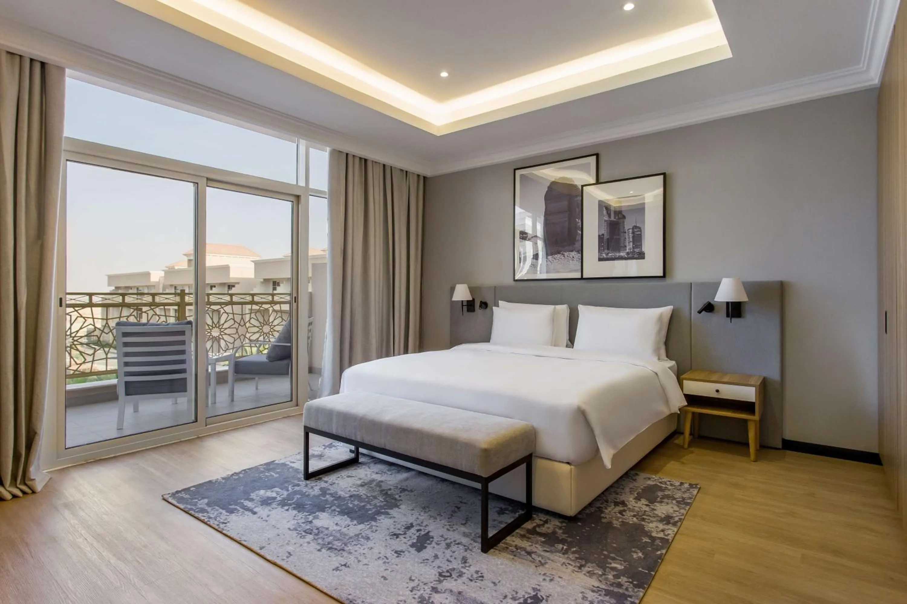 TV and multimedia, Bed in Radisson Hotel Riyadh Airport