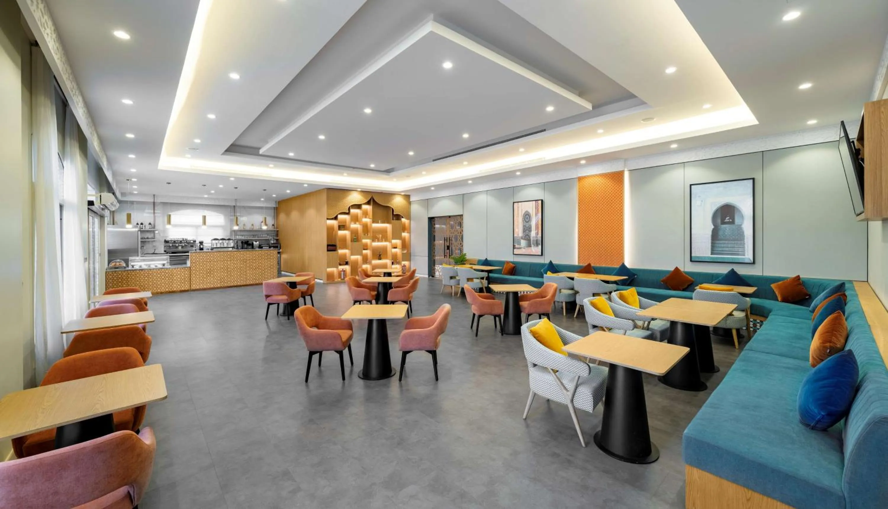 Restaurant/places to eat in Radisson Hotel Riyadh Airport