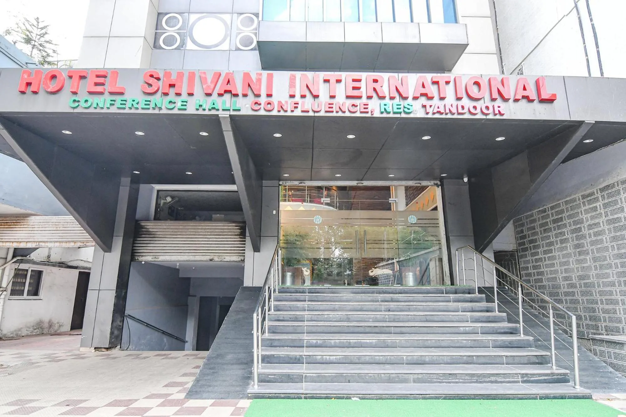 Facade/entrance in FabHotel Shivani International