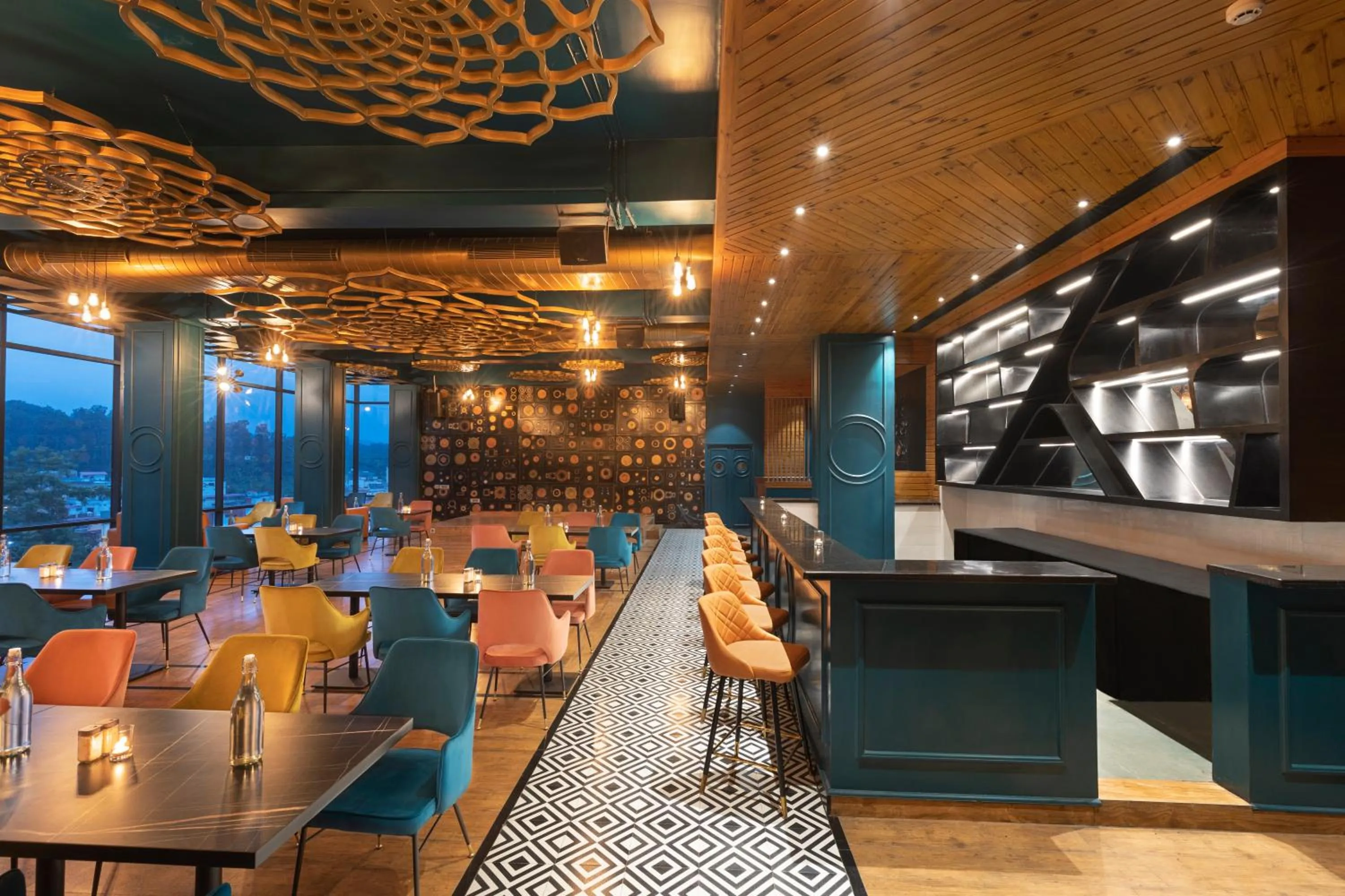 Restaurant/places to eat in Clarion Hotel Dehradun