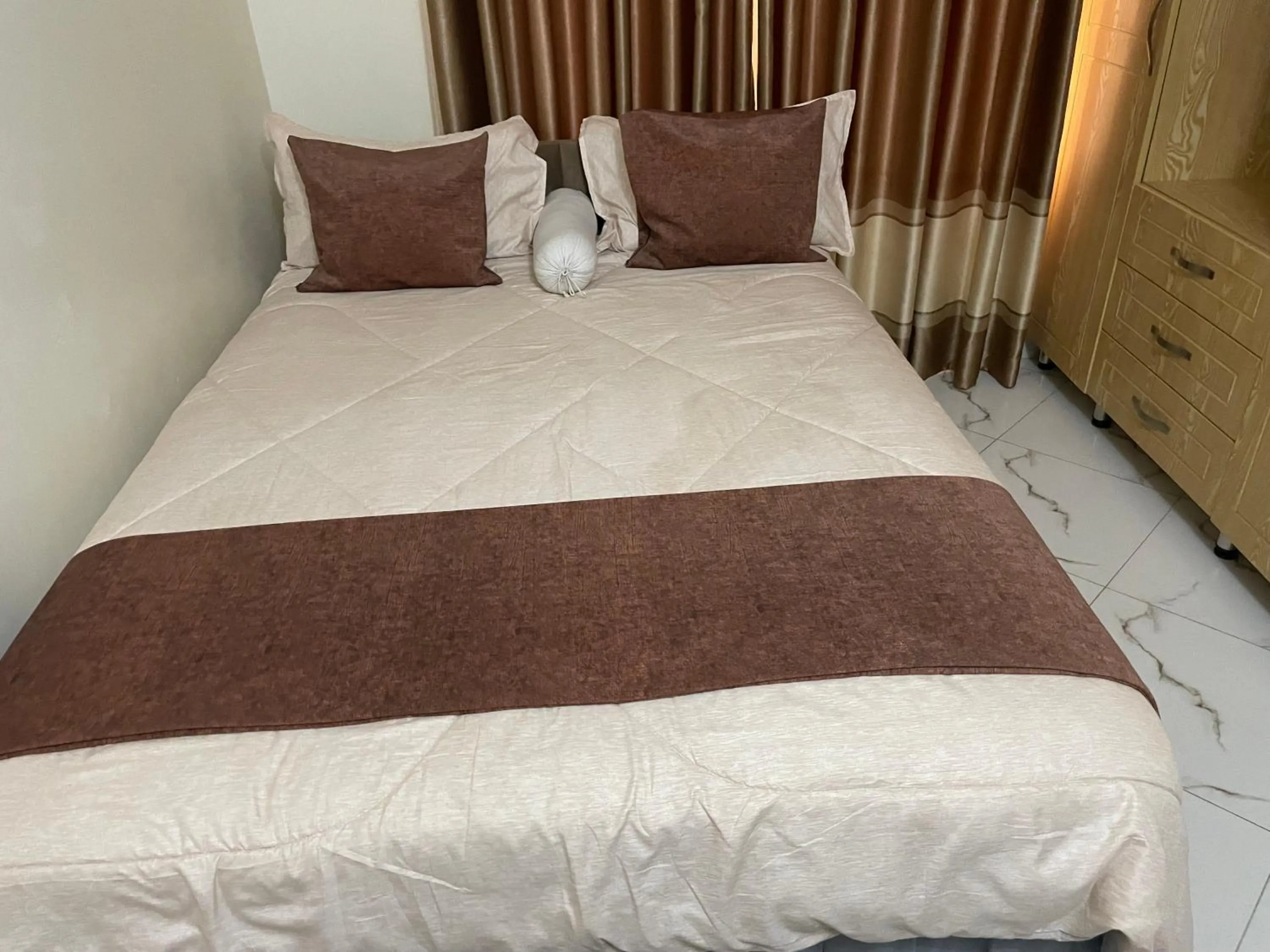 Bedroom, Bed in Jaffa Suites