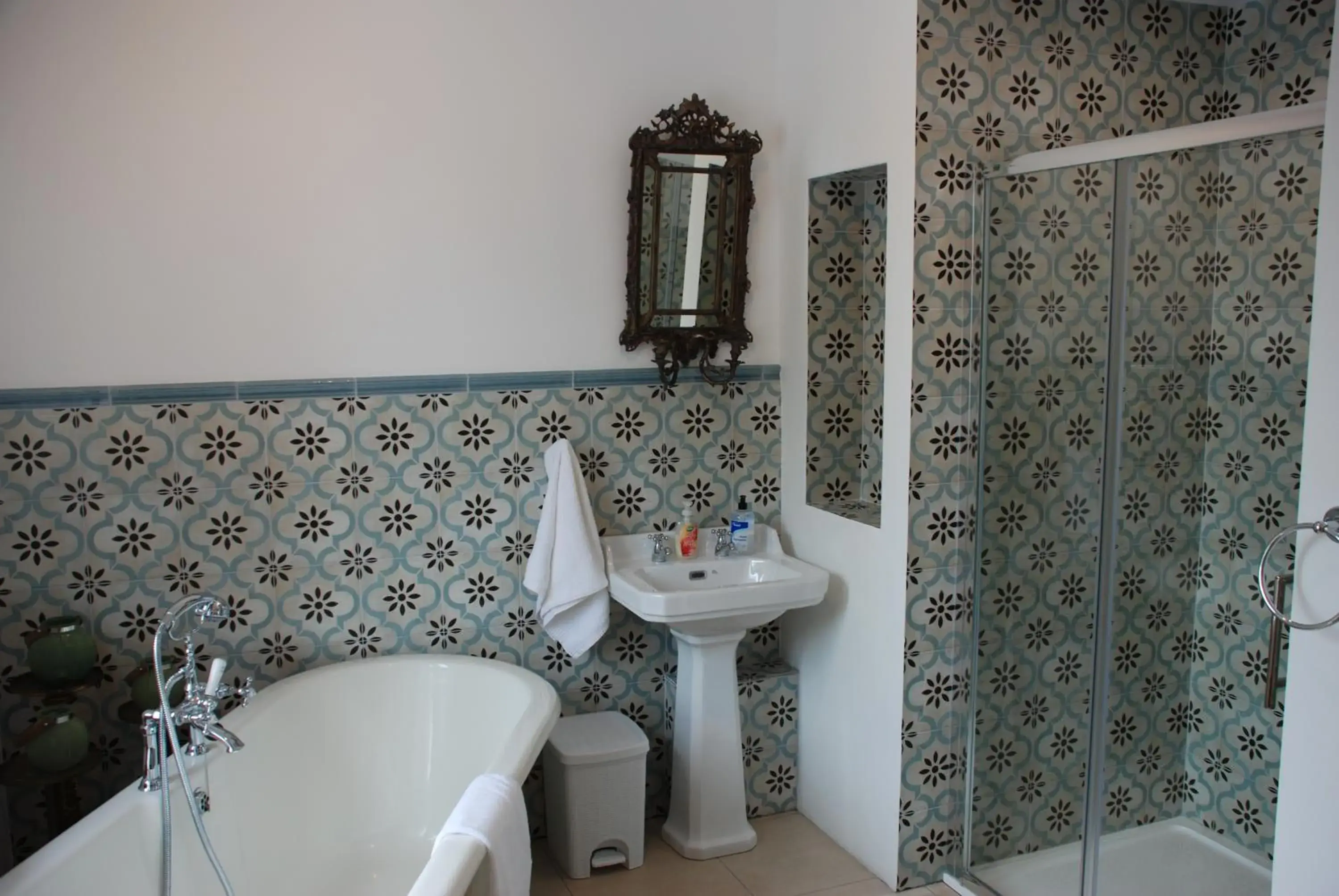 Deluxe Double Room with Castle View in Claregalway Castle Deluxe Double Room with Castle View in Claregalway Castle