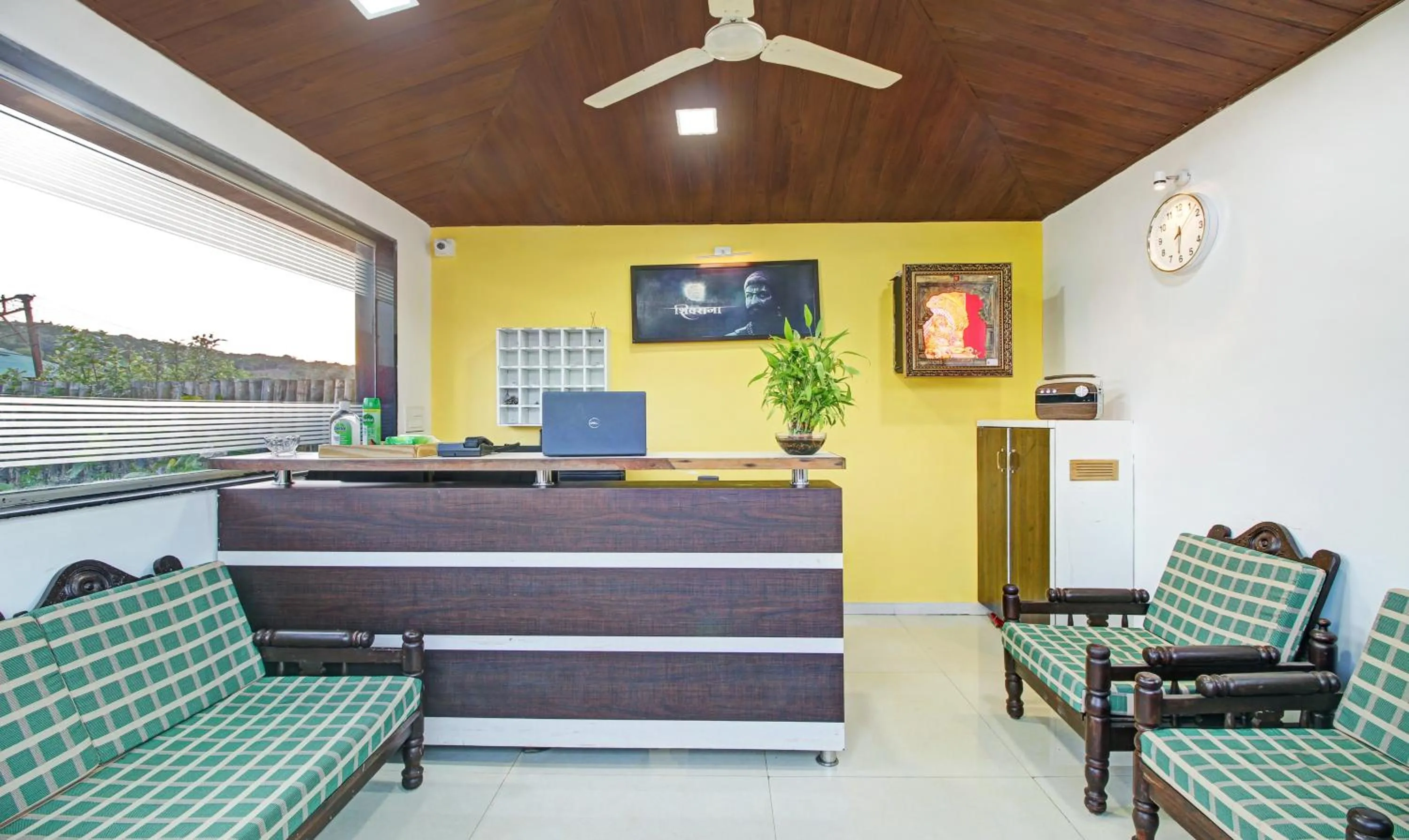 Lobby or reception in Treebo La Paradise