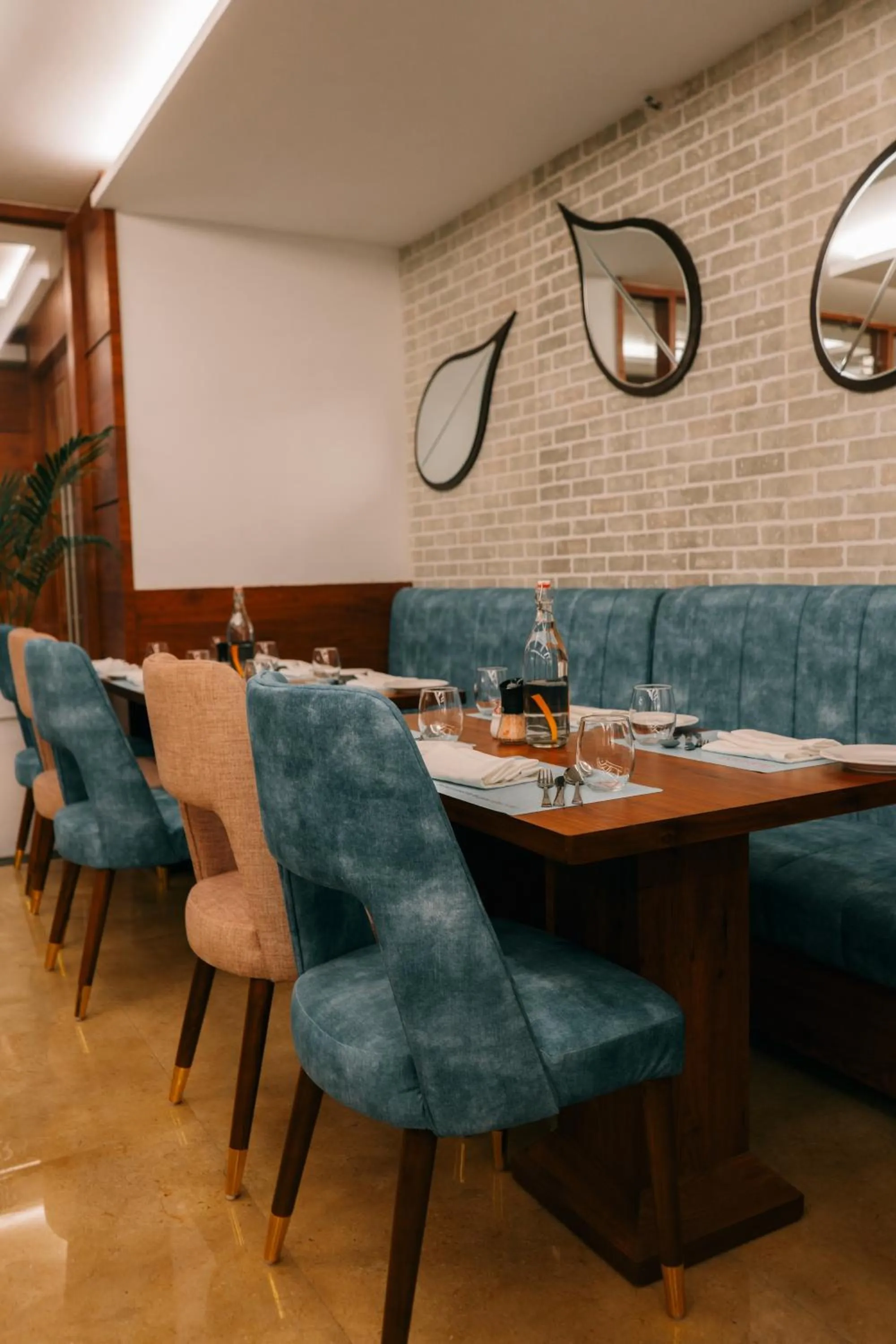 Restaurant/places to eat in Playotel Premier Vijay Nagar