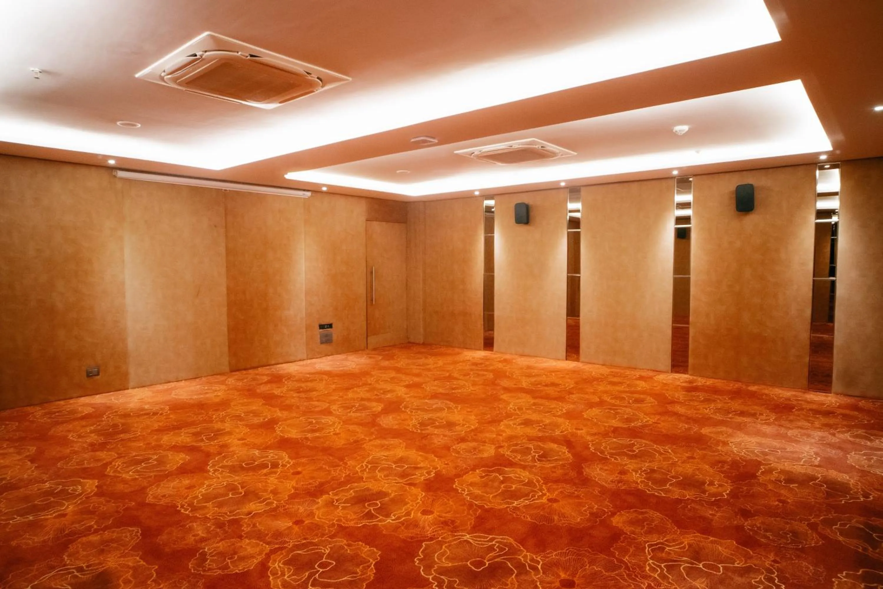 Banquet/Function facilities, Bed in Playotel Premier Vijay Nagar