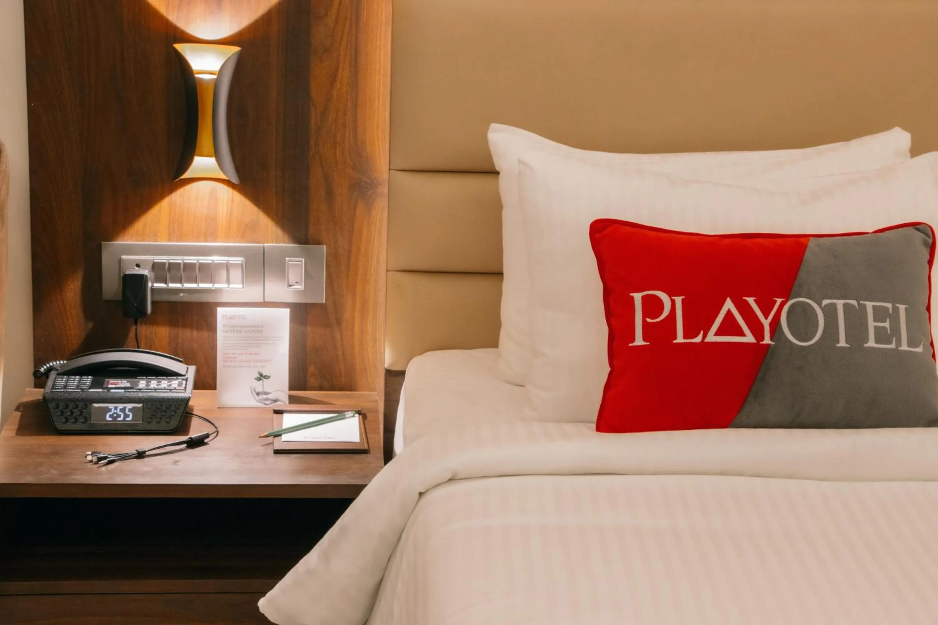 Area and facilities, Bed in Playotel Premier Vijay Nagar