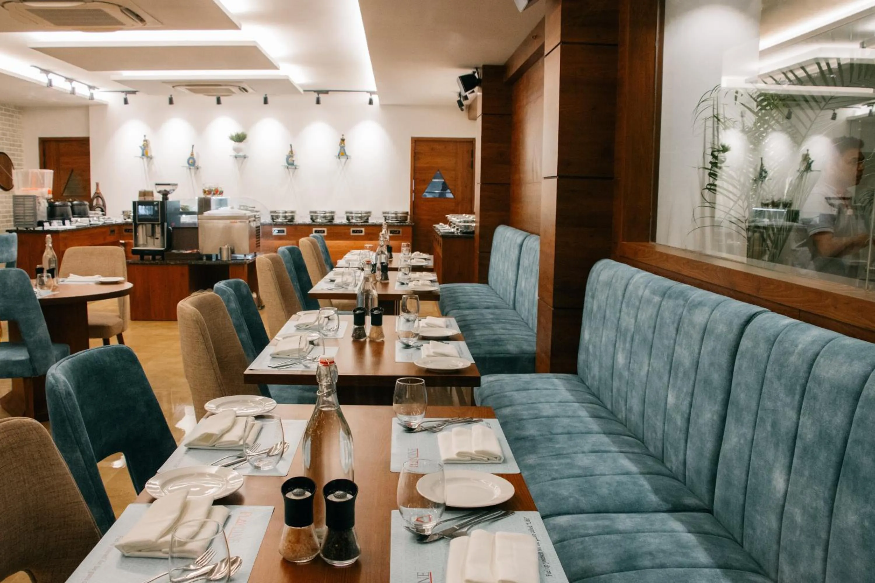 Restaurant/places to eat in Playotel Premier Vijay Nagar