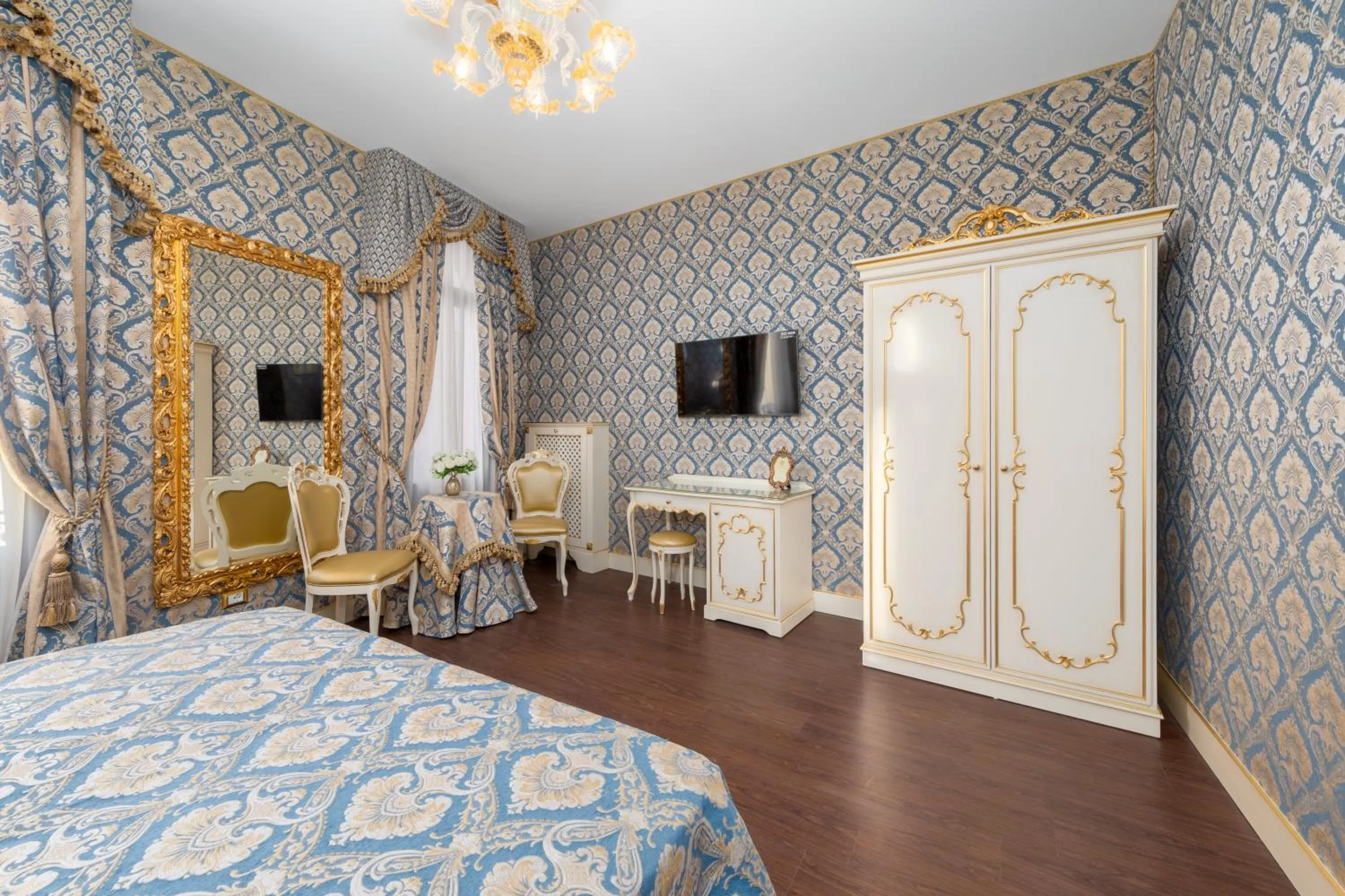 Photo of the whole room, Bed in La Veneziana Boutique Rooms