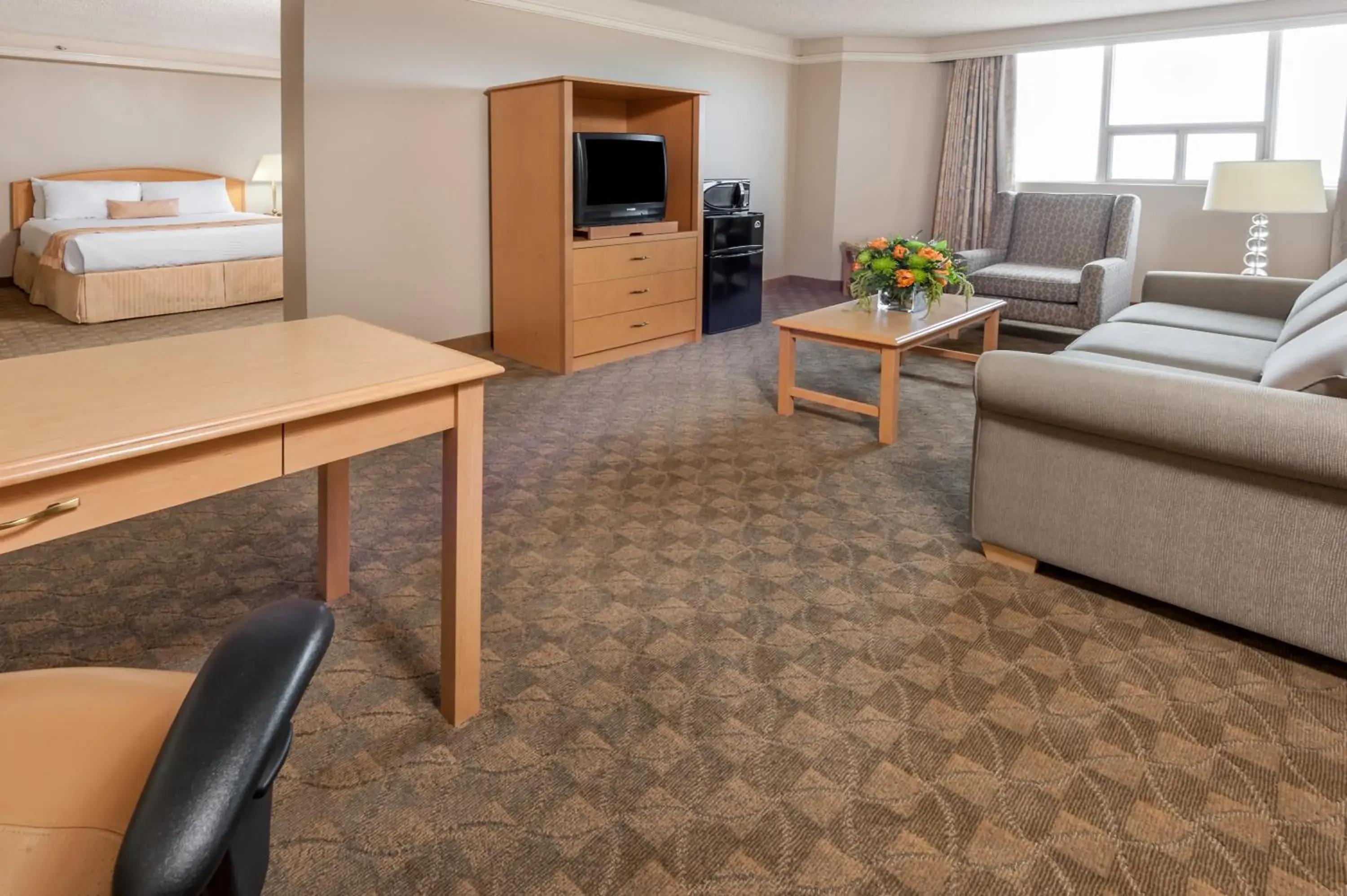 King Suite with Sofa Bed in Edmonton Inn and Conference Centre King Suite with Sofa Bed in Edmonton Inn and Conference Centre