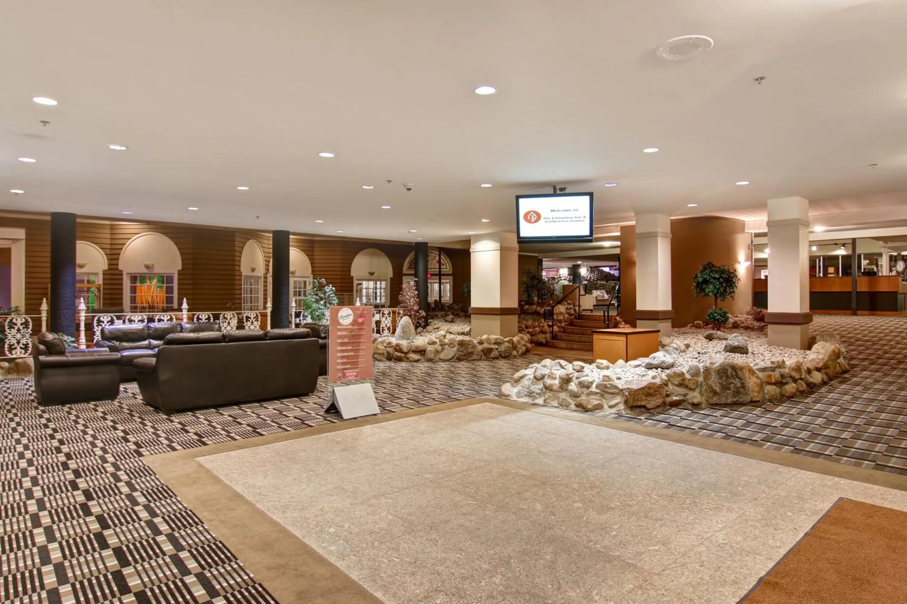 Lobby or reception in Edmonton Inn and Conference Centre