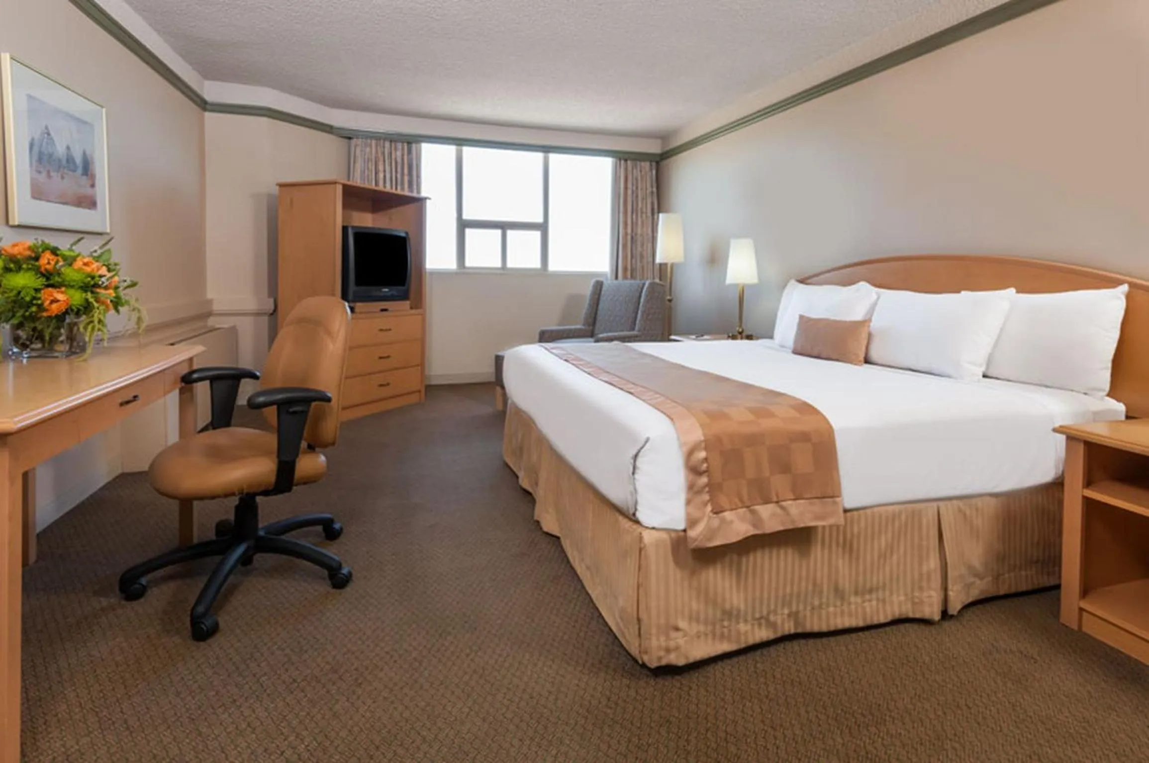 Bedroom, Bed in Edmonton Inn and Conference Centre