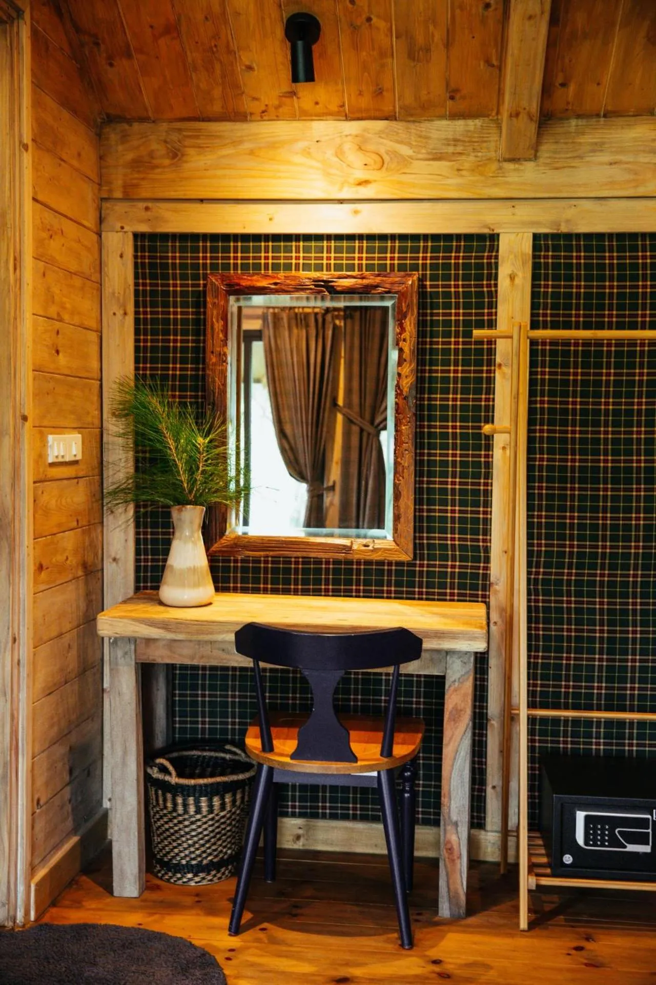 hair dresser in AMAYA HOME - Lodge, Spa & Restaurant