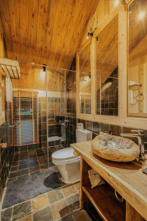 Shower in AMAYA HOME - Lodge, Spa & Restaurant