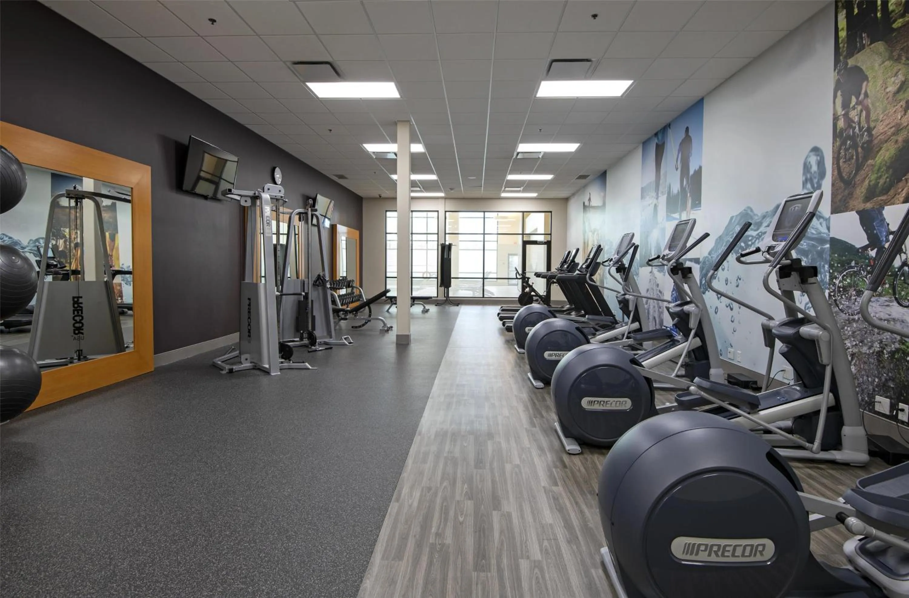 Fitness centre/facilities in DoubleTree by Hilton West Edmonton