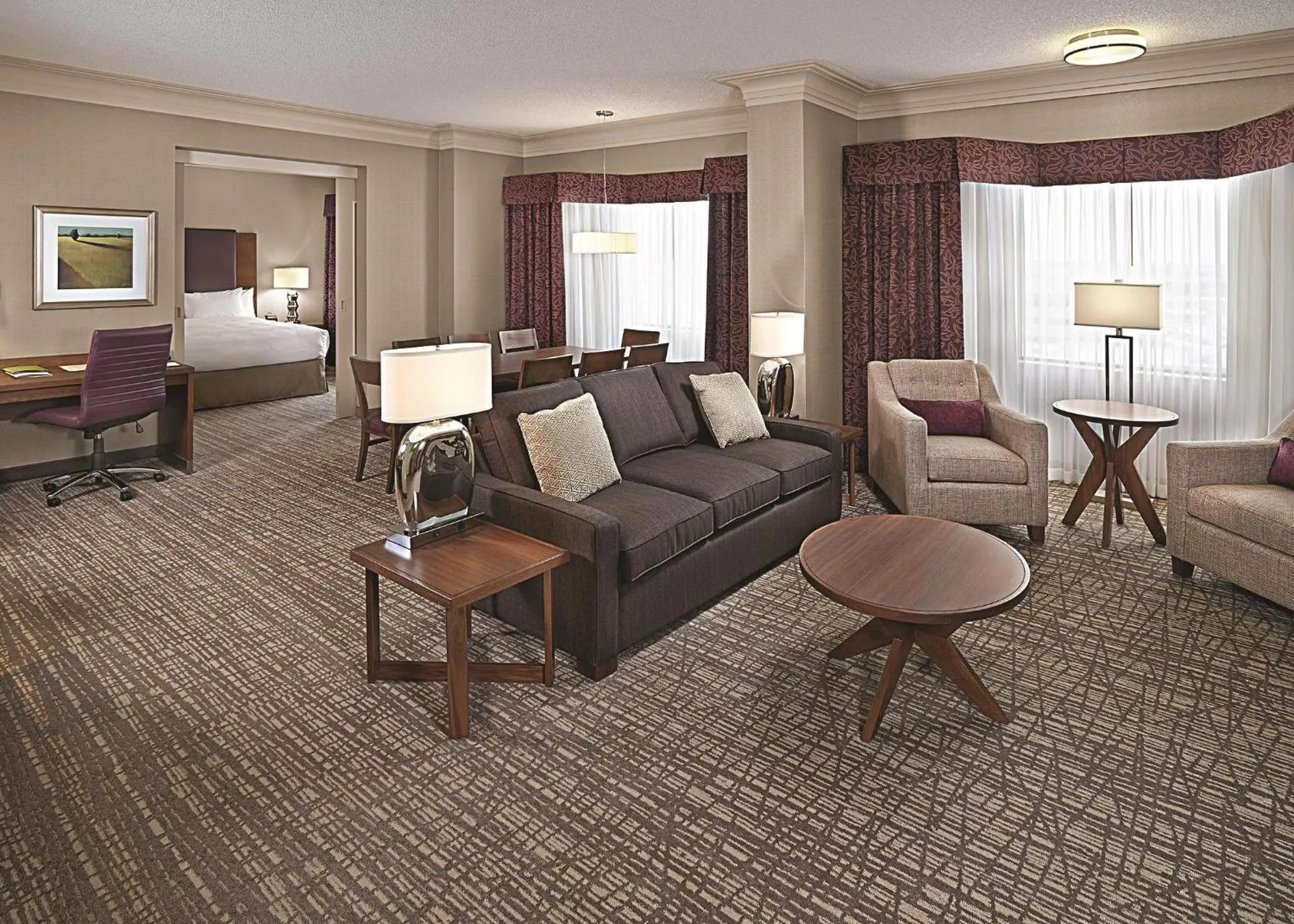 Living room, Bed in DoubleTree by Hilton West Edmonton