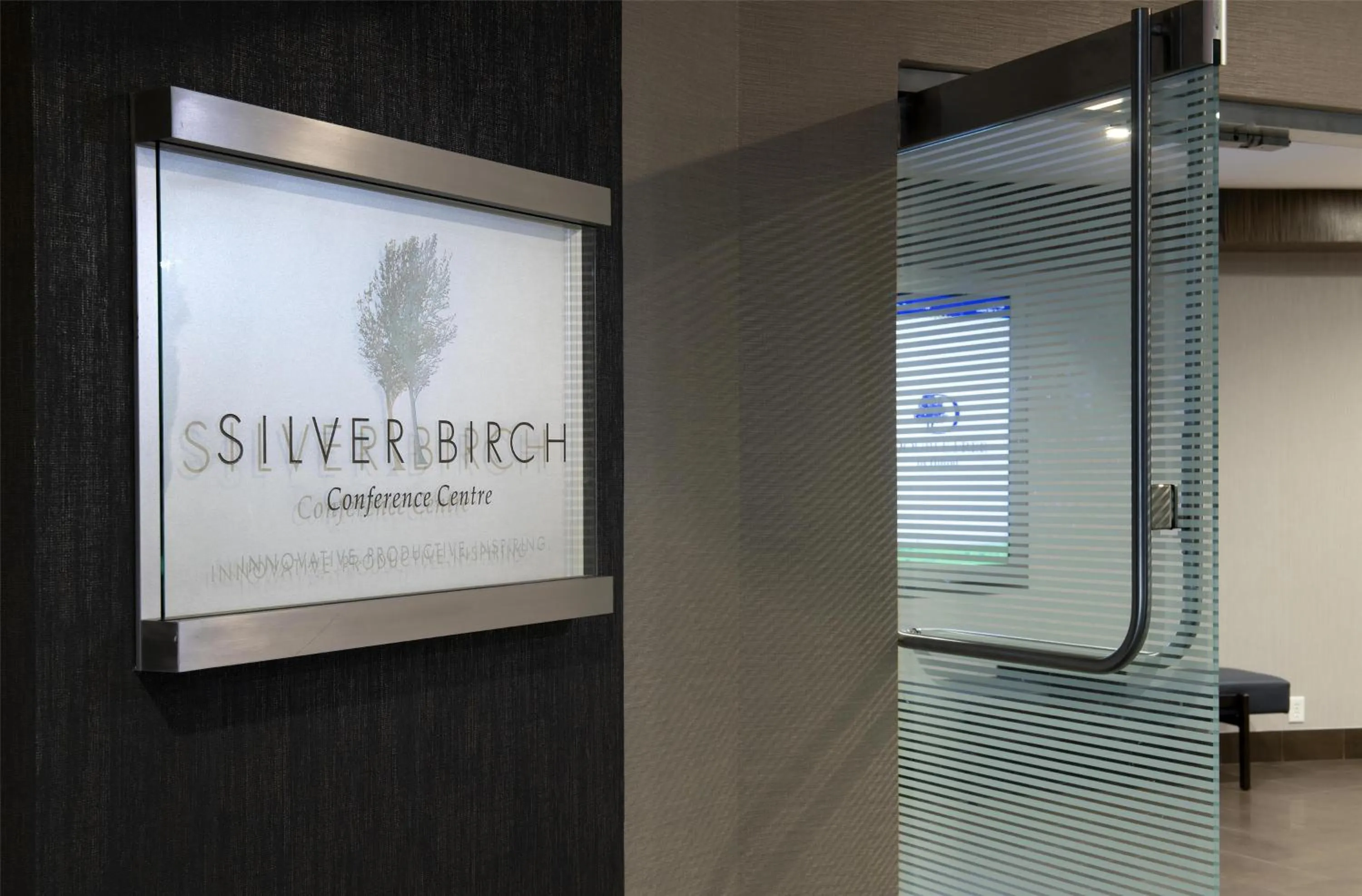 Meeting/conference room in DoubleTree by Hilton West Edmonton