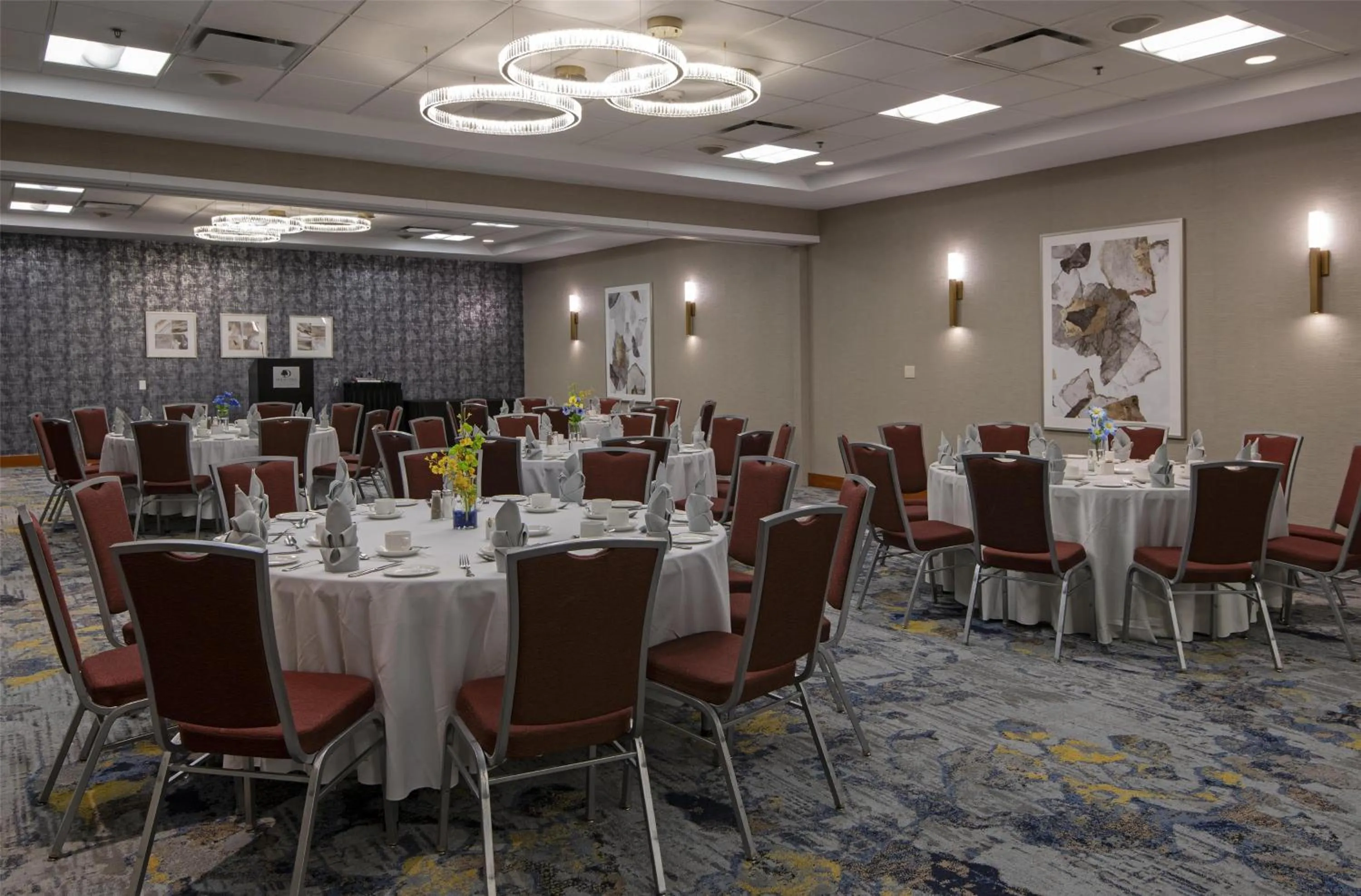 Meeting/conference room in DoubleTree by Hilton West Edmonton