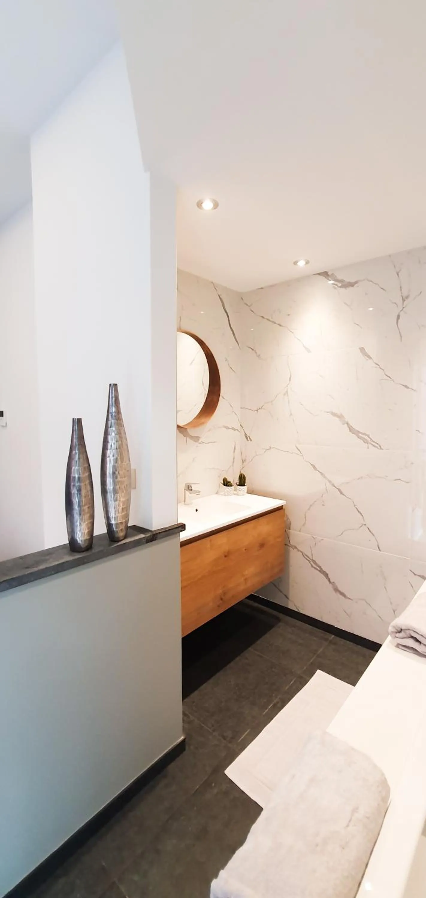 Bathroom, Bed in Villa les érables Restaurant Linea