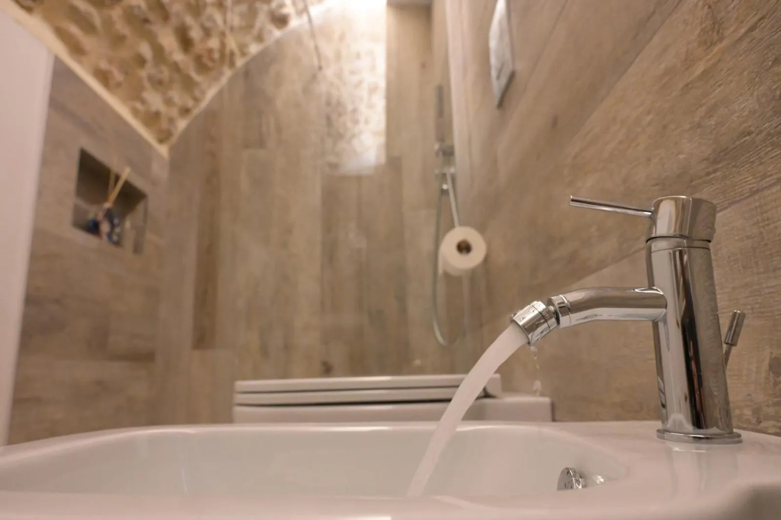 Bathroom in Pietrabianca Santa Maria Apartments