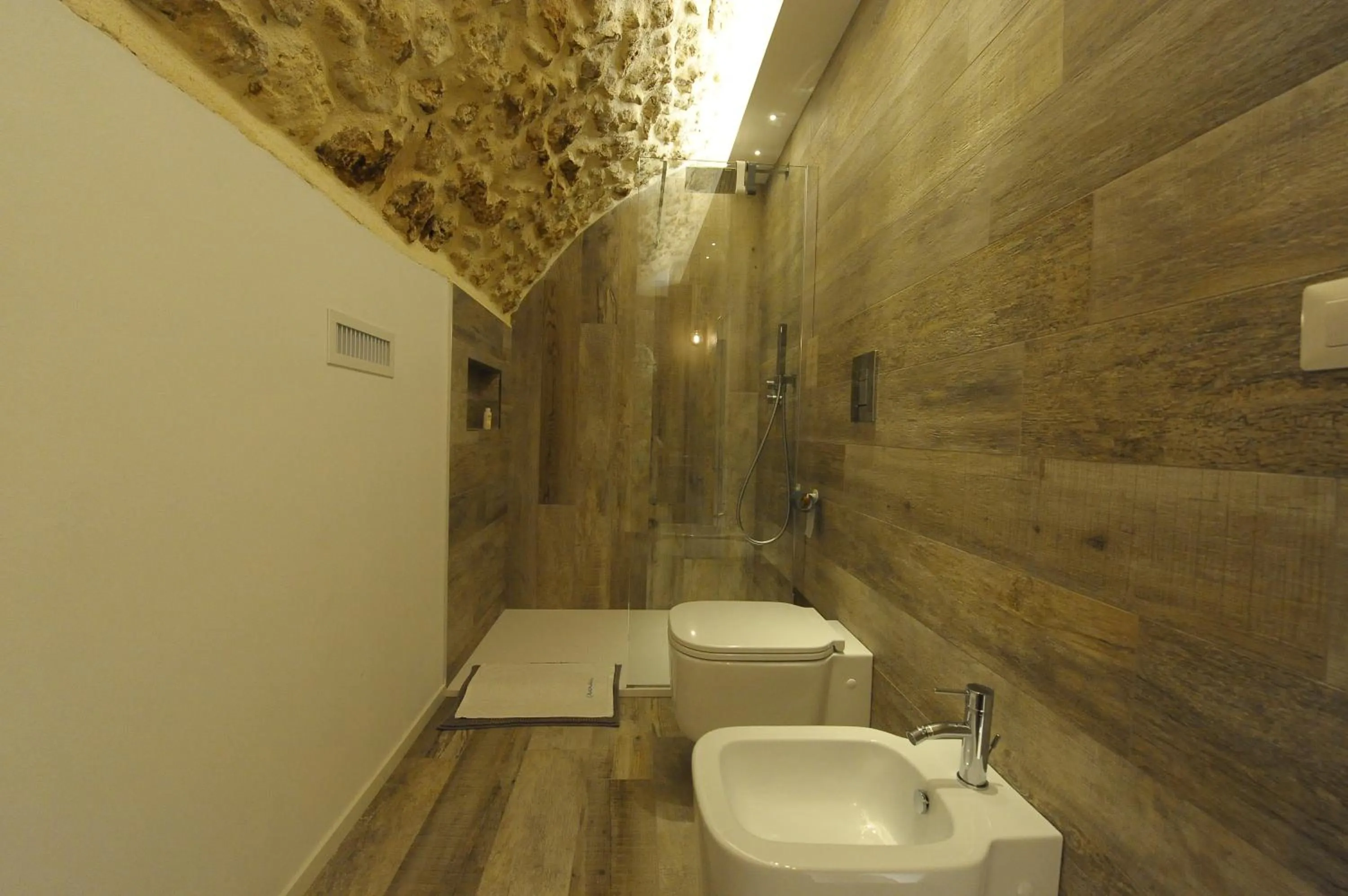 Bathroom in Pietrabianca Santa Maria Apartments