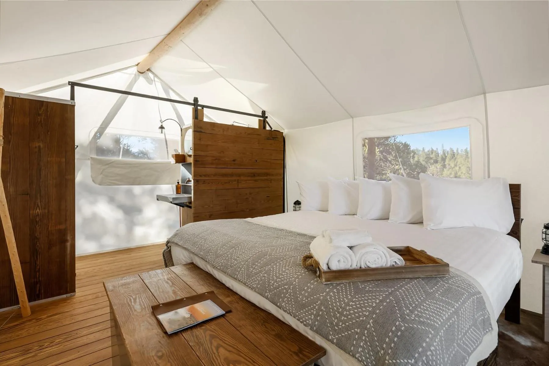 Bed in Under Canvas Bryce Canyon