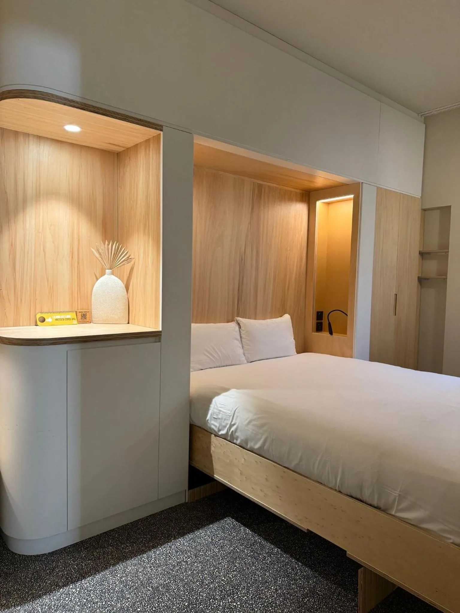 Bed in Hôtel Life Bordeaux Gare - BG