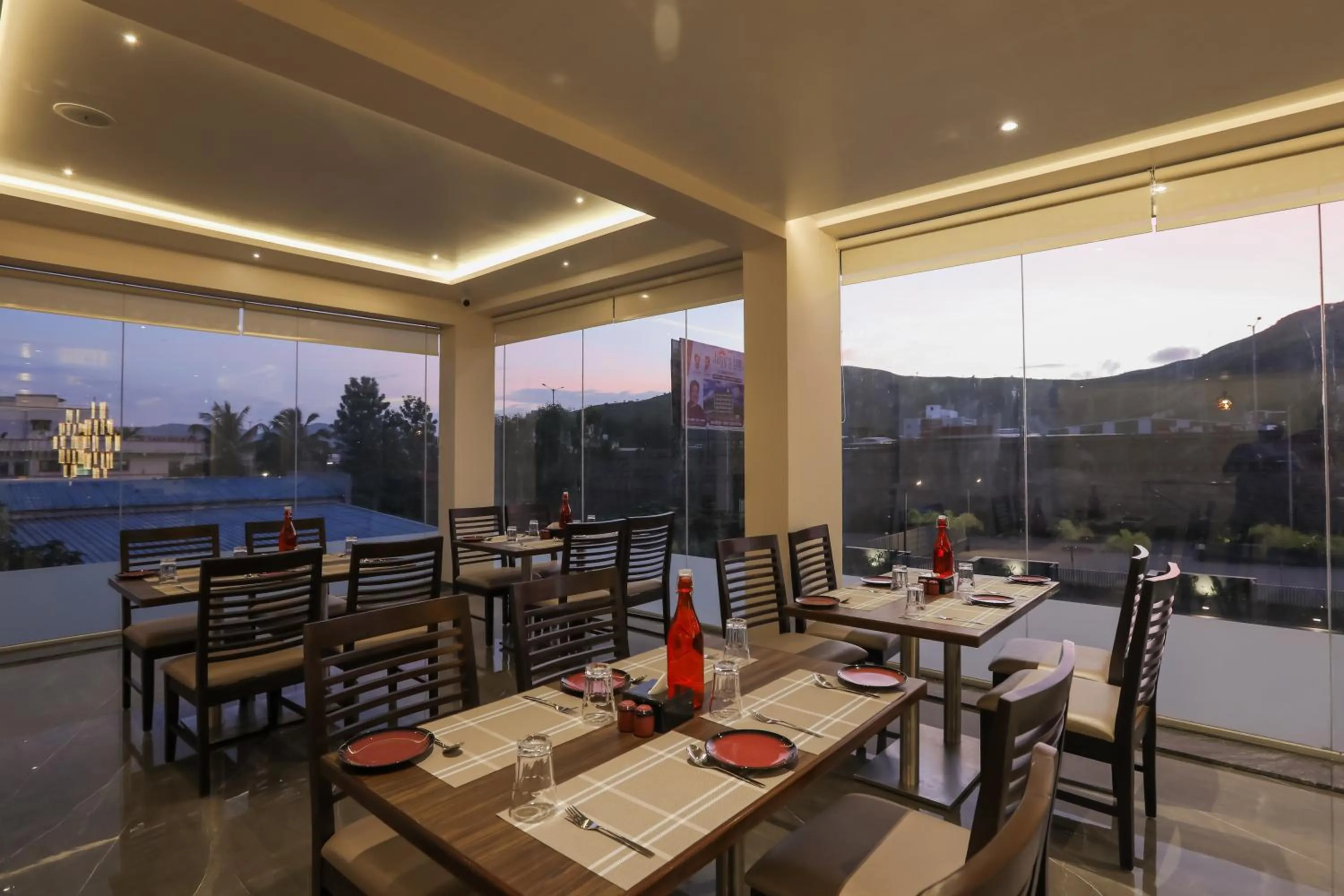 Restaurant/places to eat in Enrise by Sayaji, Khed Shivapur Pune