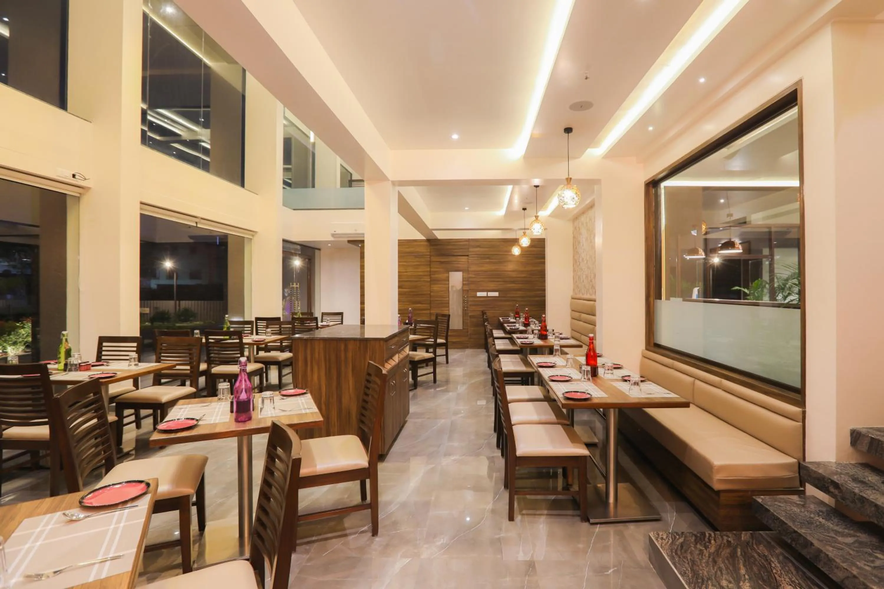 Restaurant/places to eat in Enrise by Sayaji, Khed Shivapur Pune