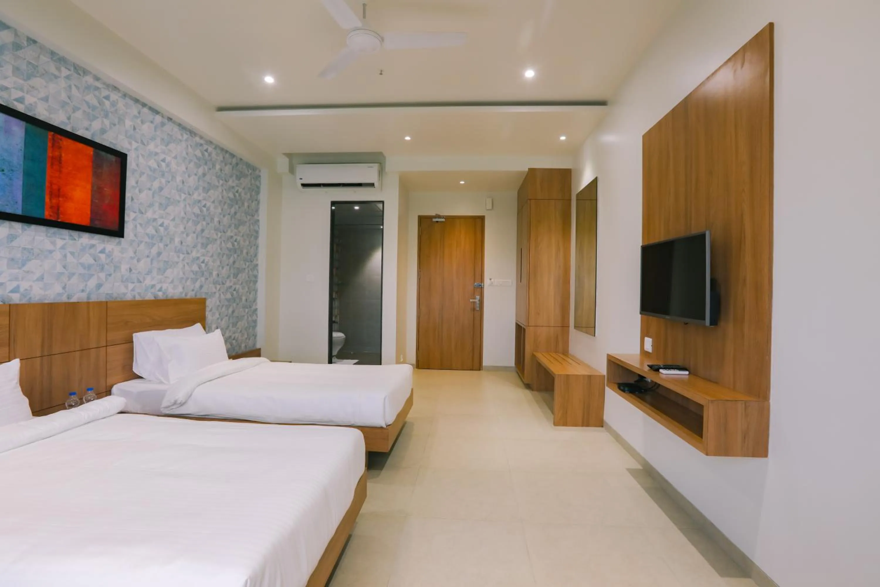Photo of the whole room, Bed in Enrise by Sayaji, Khed Shivapur Pune