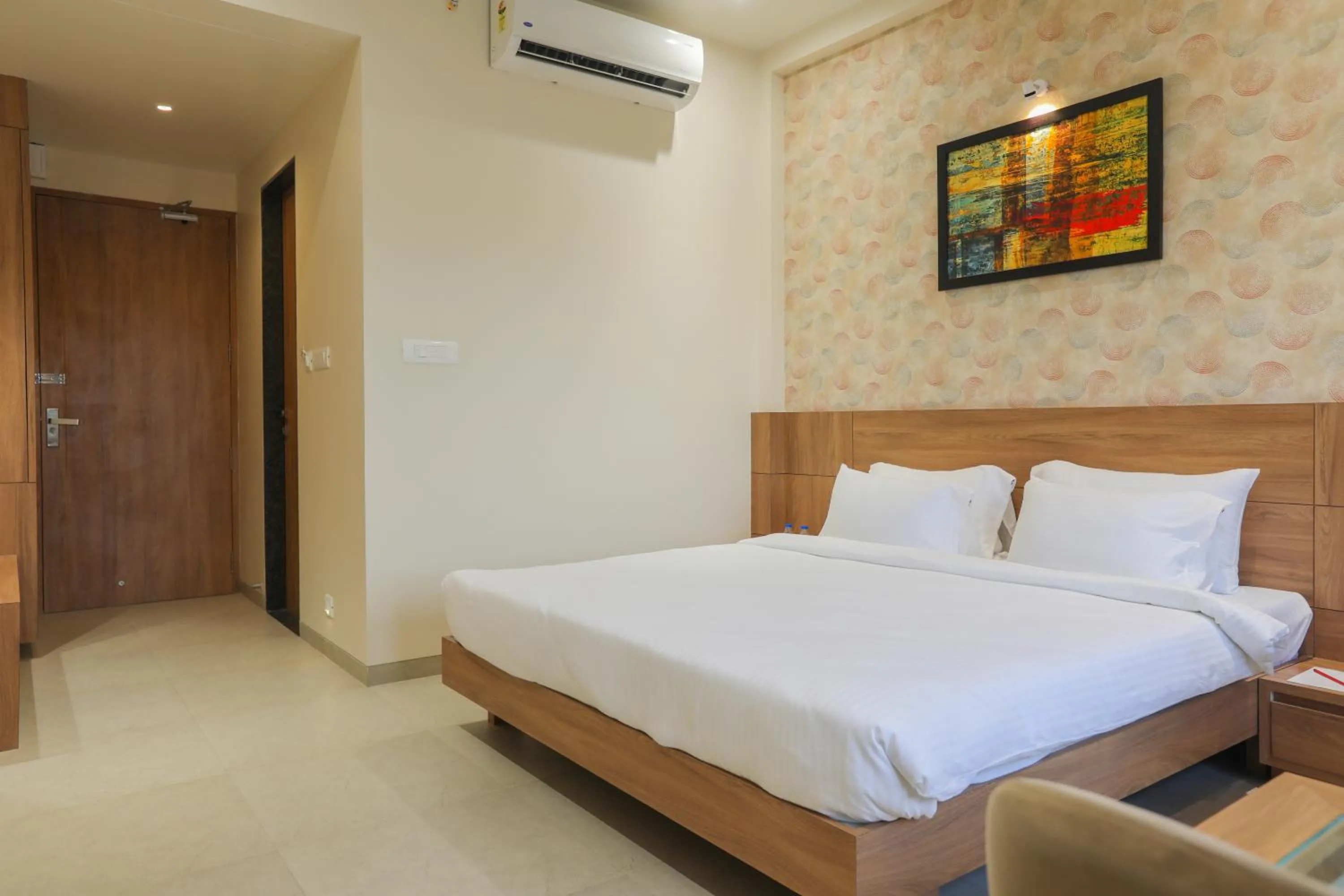 Photo of the whole room, Bed in Enrise by Sayaji, Khed Shivapur Pune