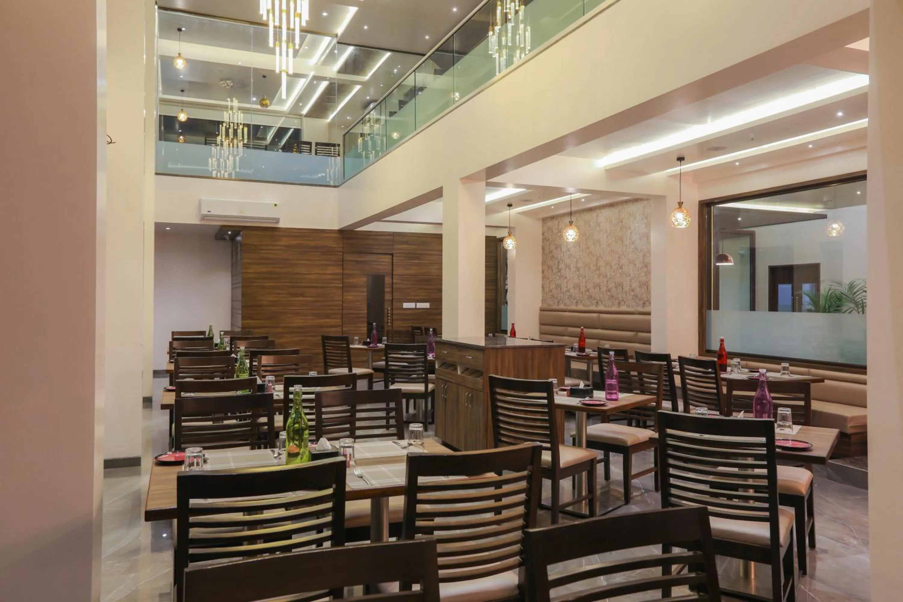 Restaurant/places to eat in Enrise by Sayaji, Khed Shivapur Pune