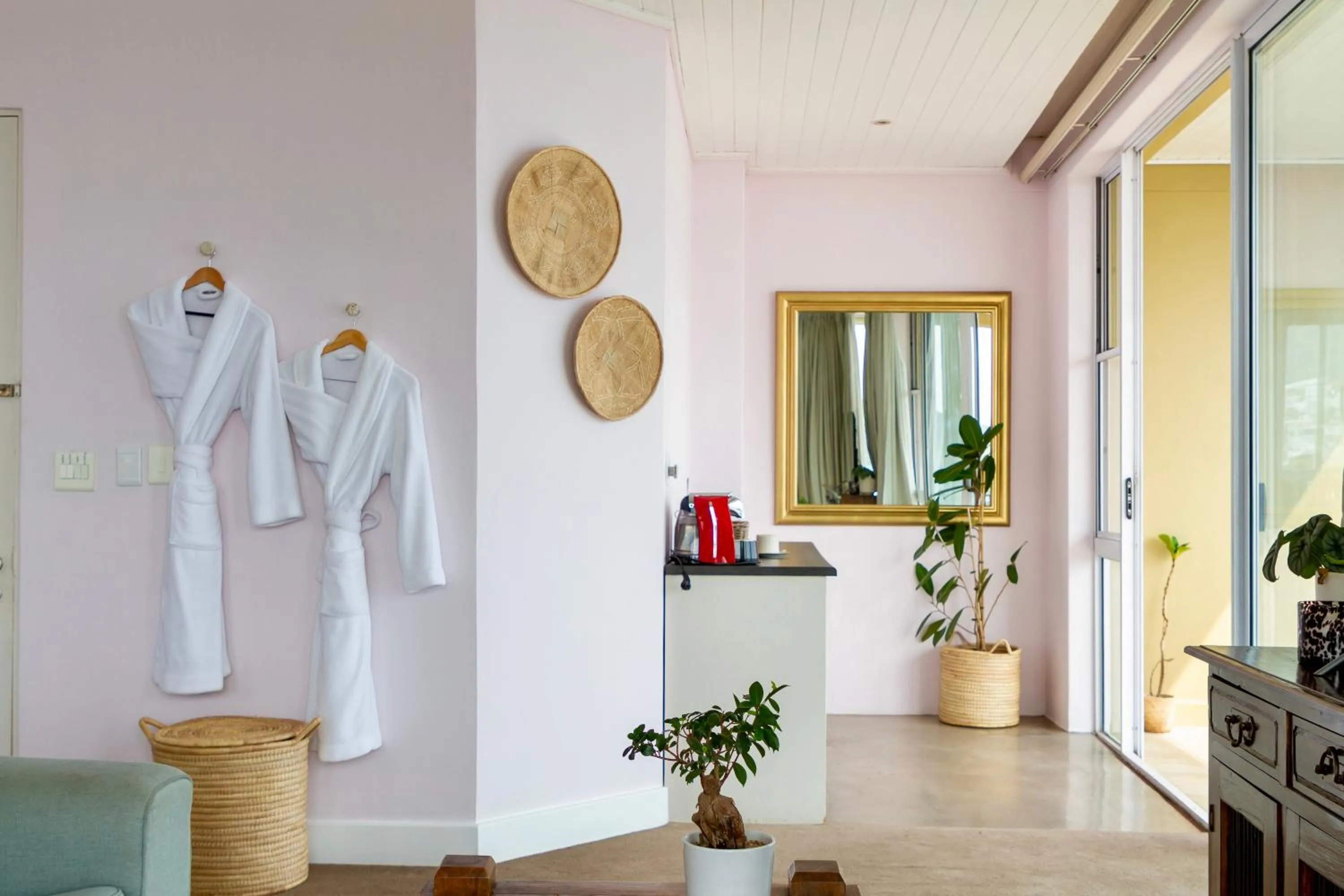 Kitchen or kitchenette in Royal Boutique Hotel