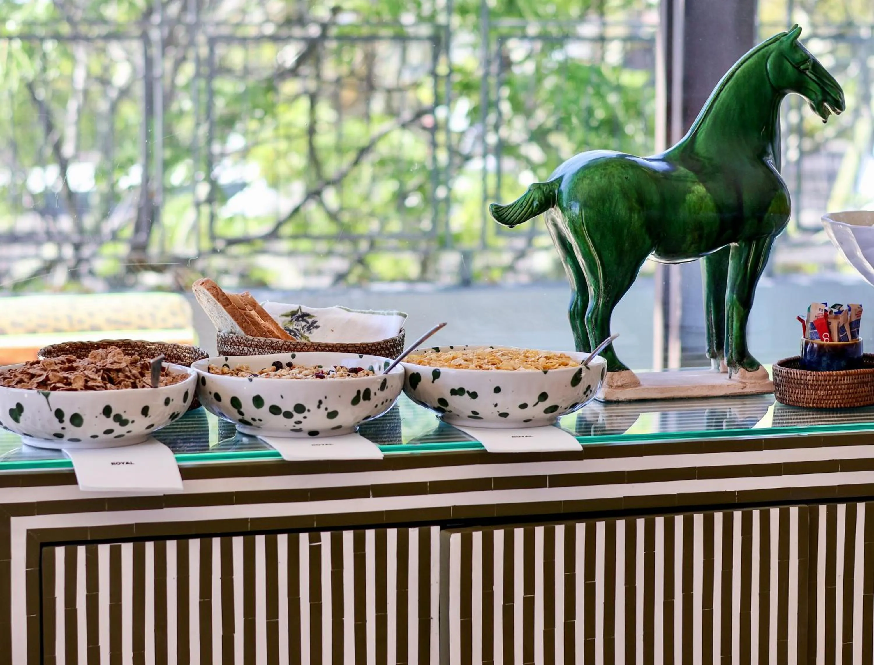 Food and drinks in Royal Boutique Hotel