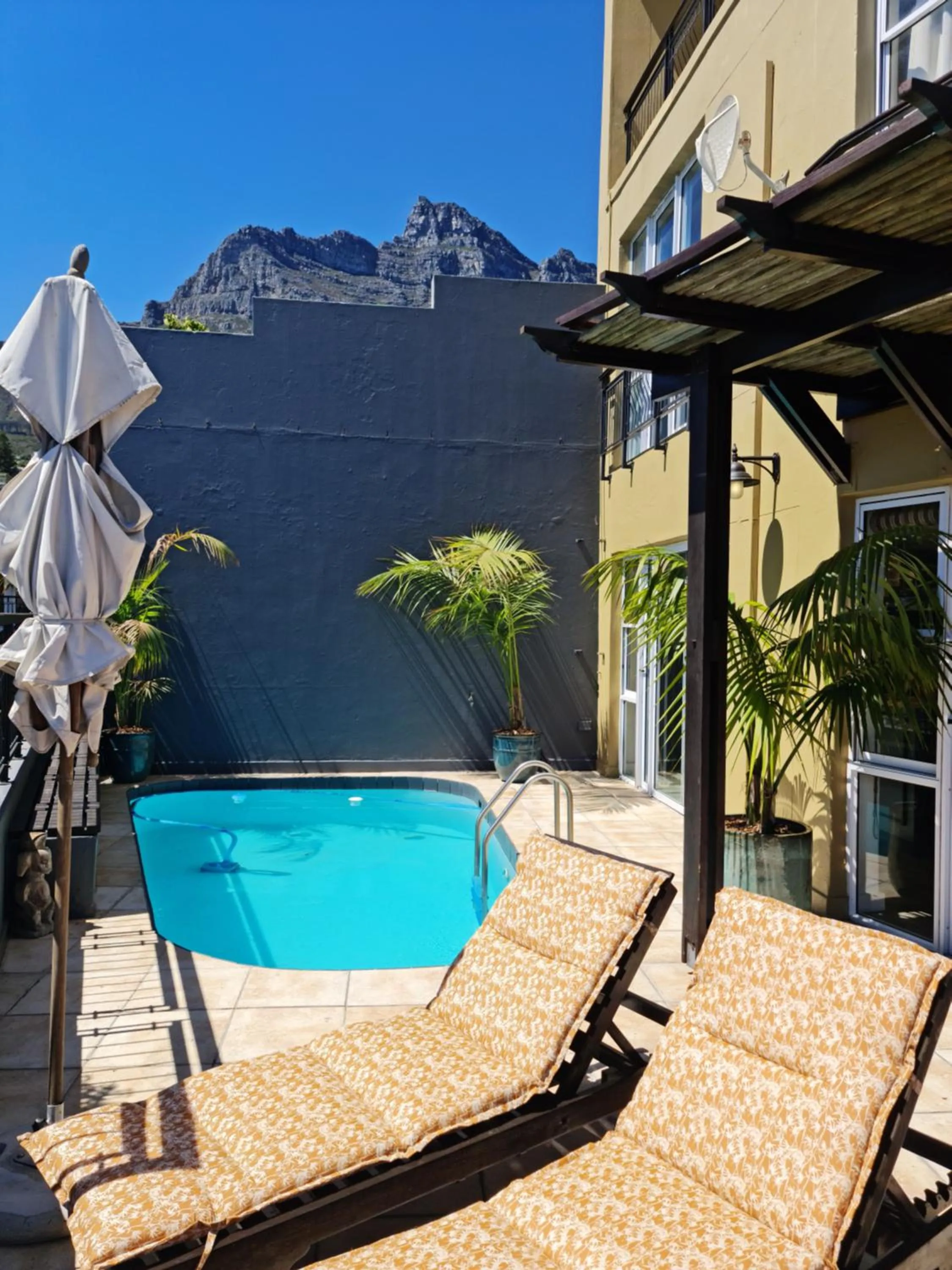 Swimming pool in Royal Boutique Hotel