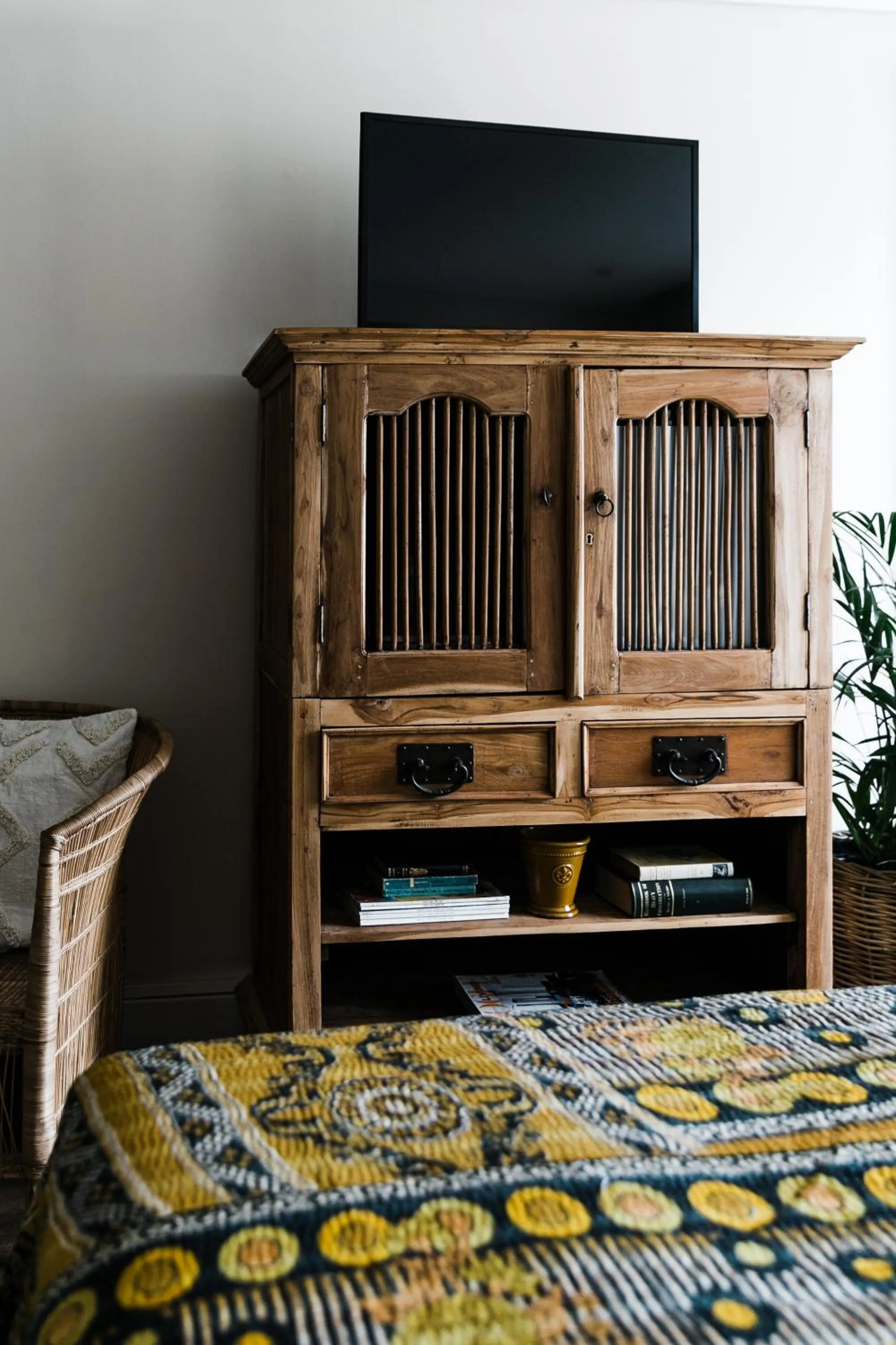 TV and multimedia, Bed in Royal Boutique Hotel
