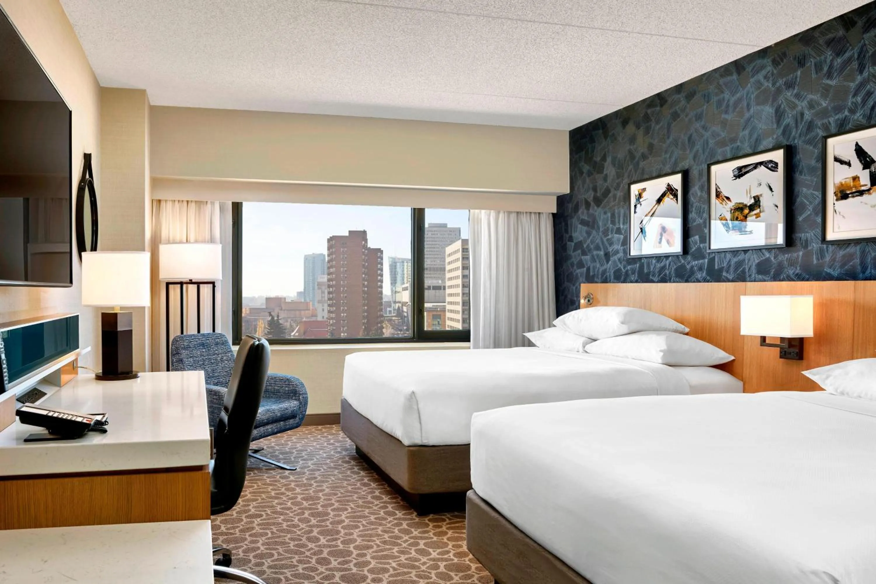 Photo of the whole room, Bed in Delta Hotels by Marriott Calgary Downtown